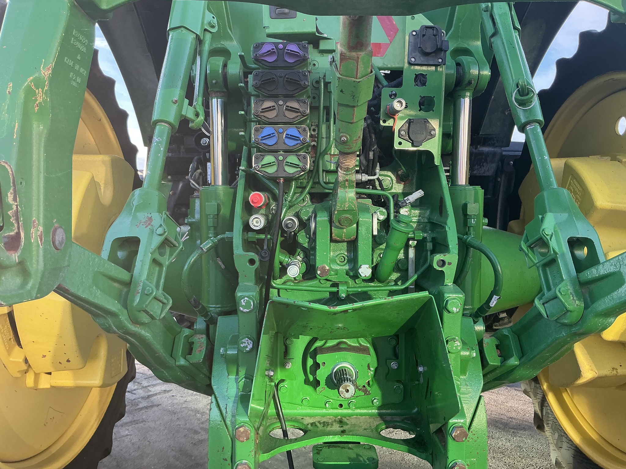 2018 John Deere 8295R Image 11