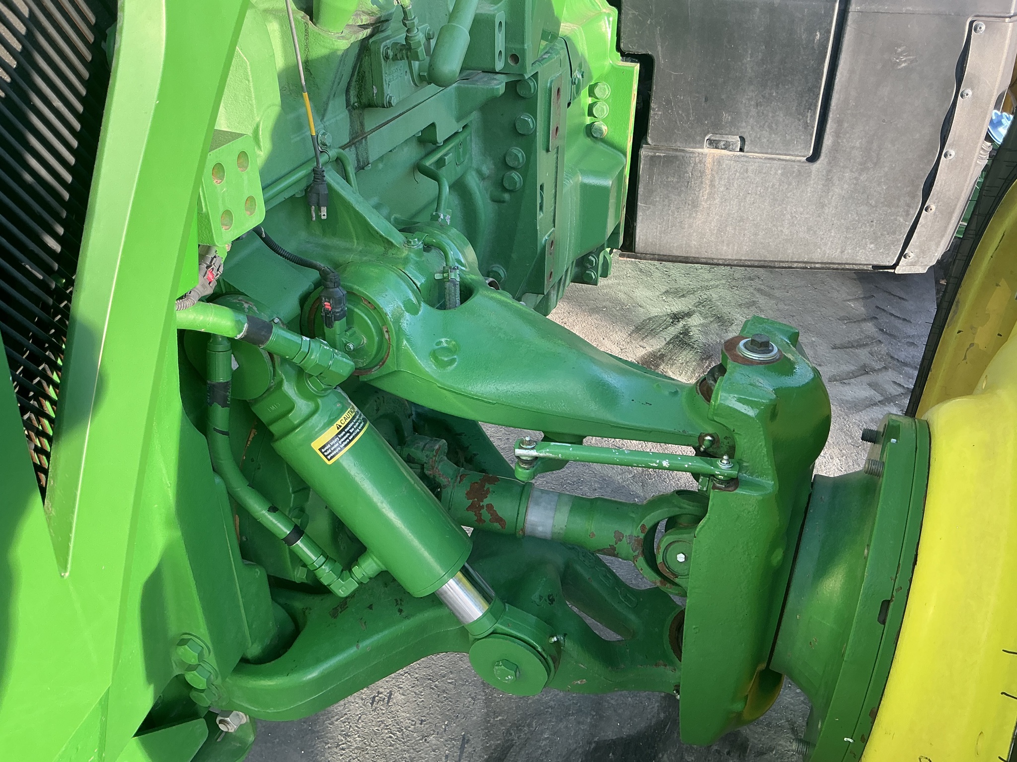 2018 John Deere 8295R Image 12