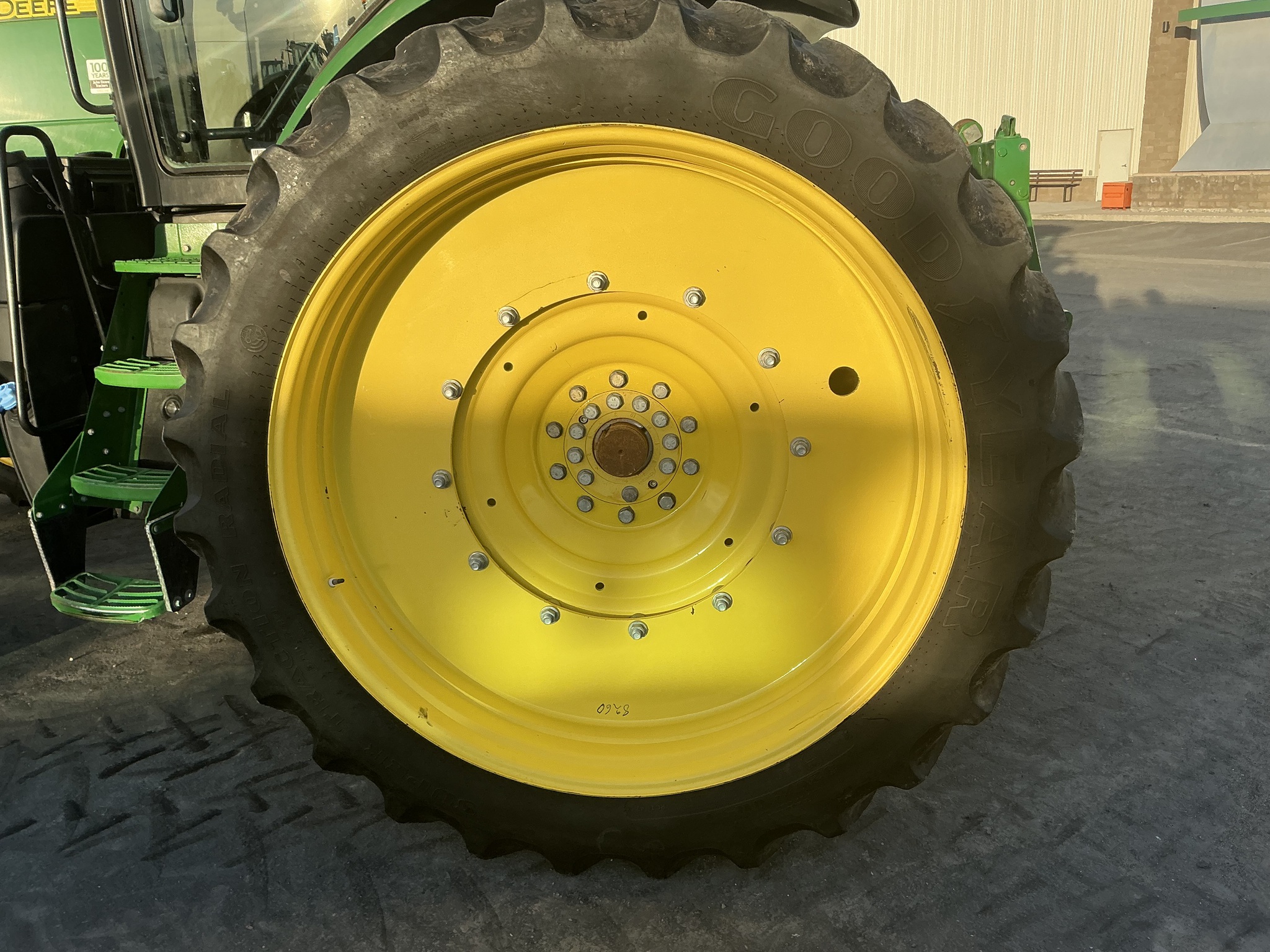 2018 John Deere 8295R Image 14