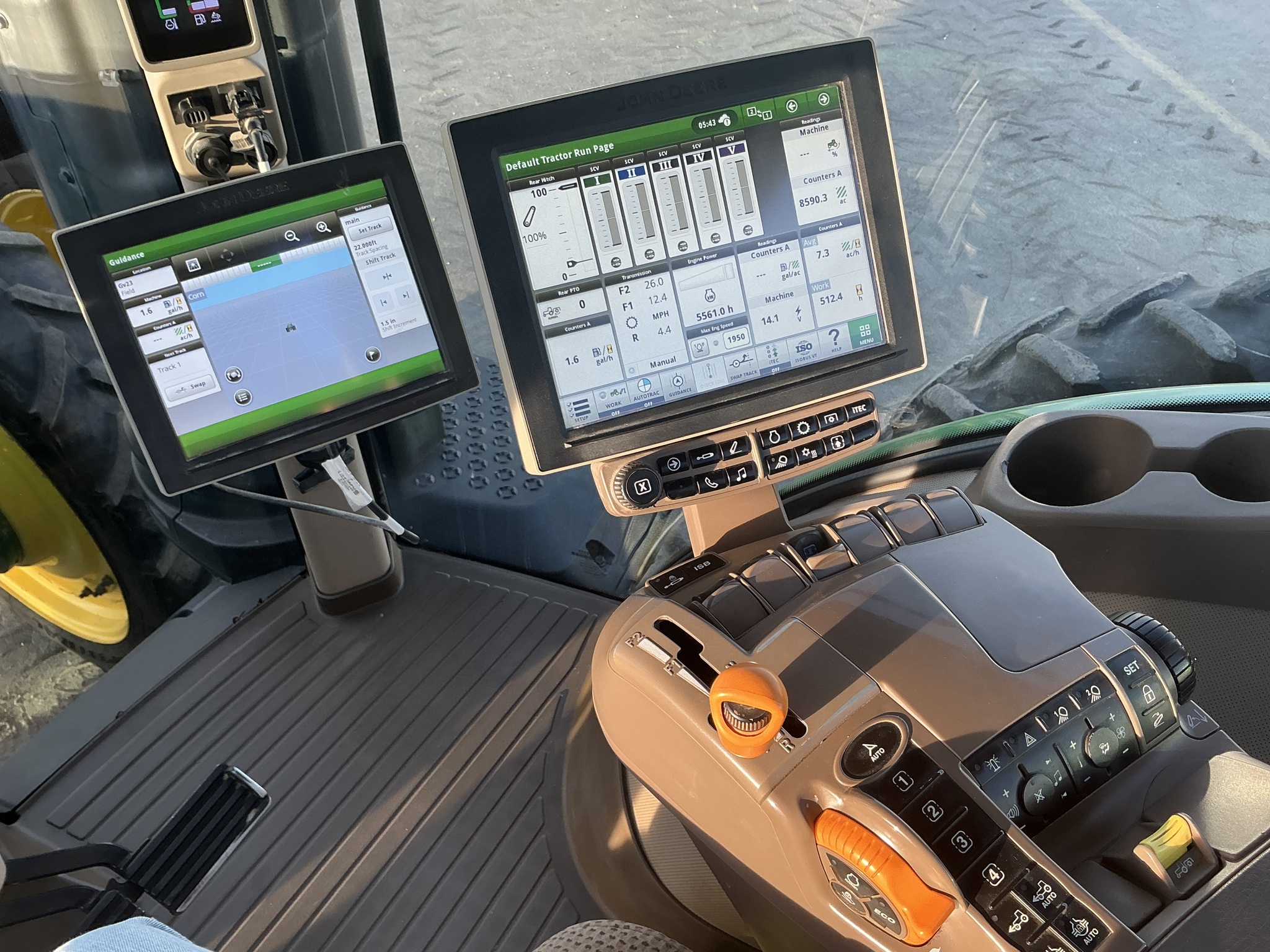 2018 John Deere 8295R Image 19