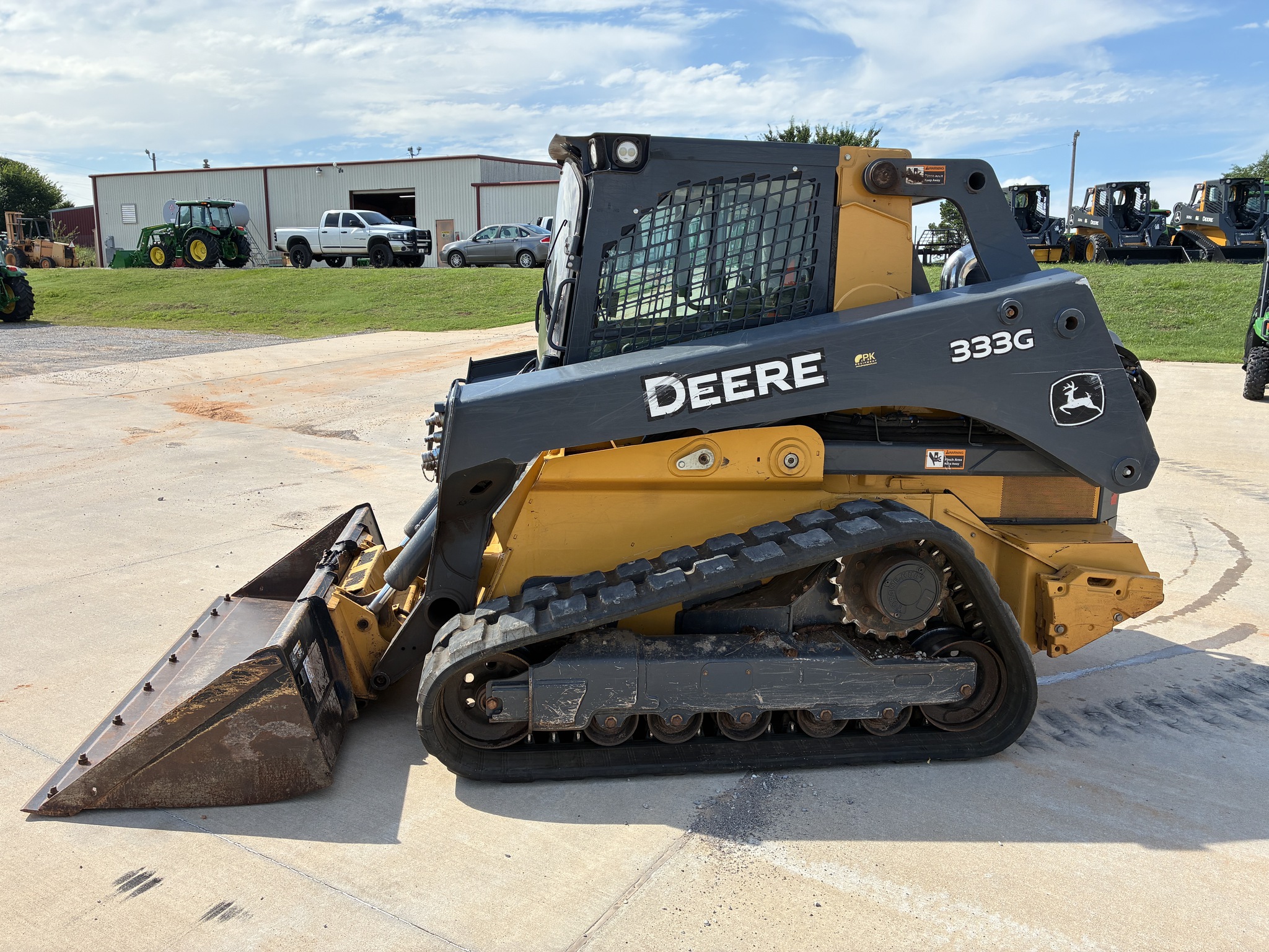 2019 John Deere 333G Image 2