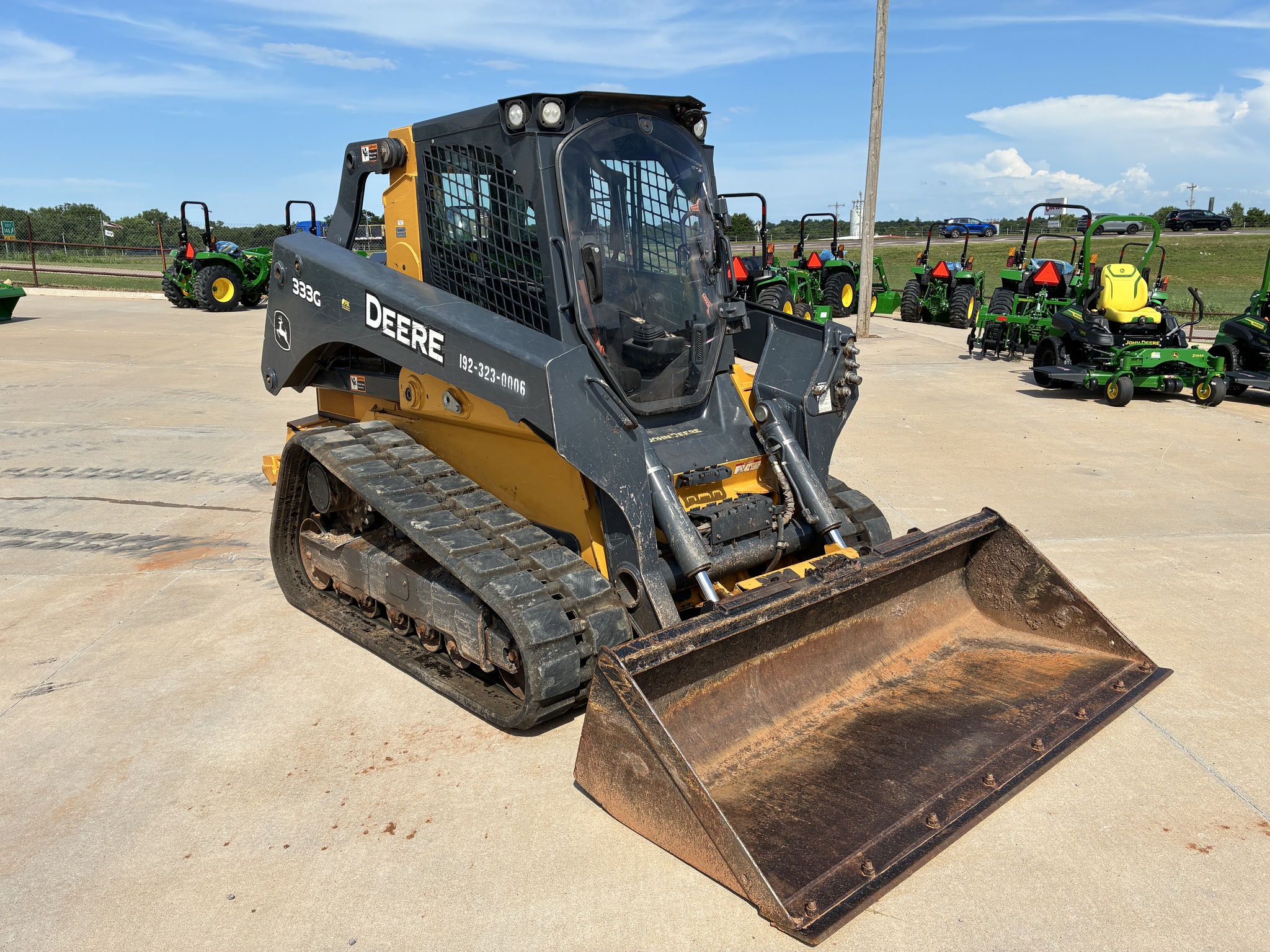 2019 John Deere 333G Image 8