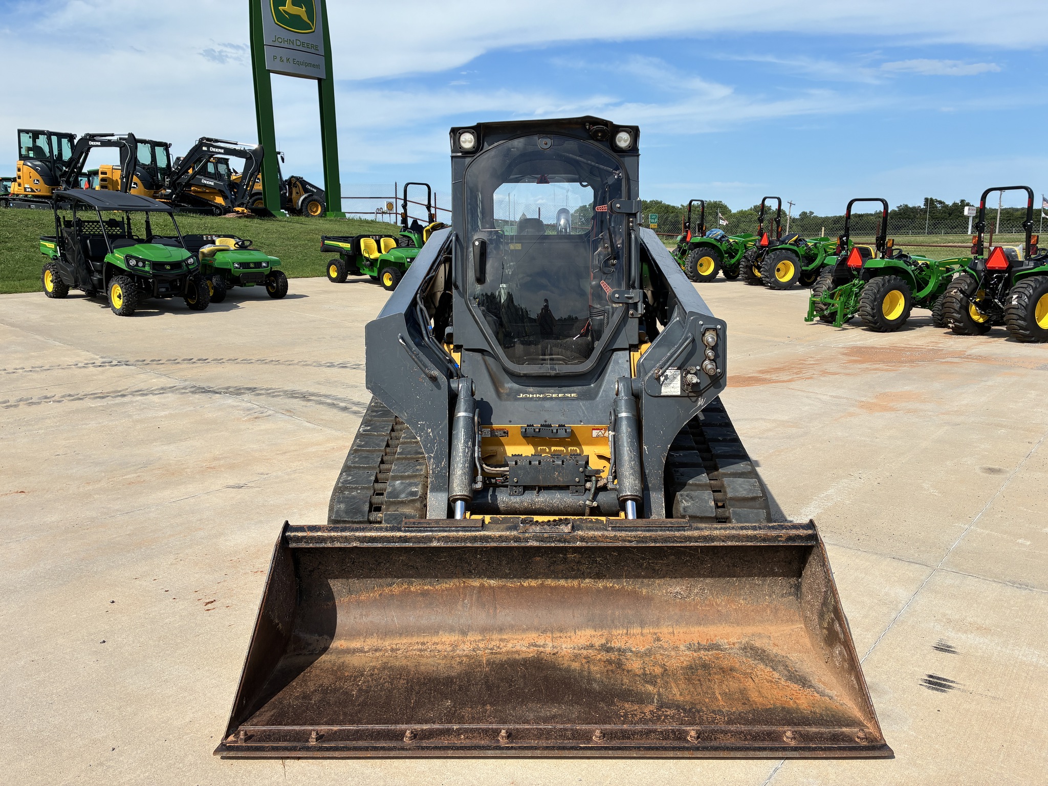 2019 John Deere 333G Image 9