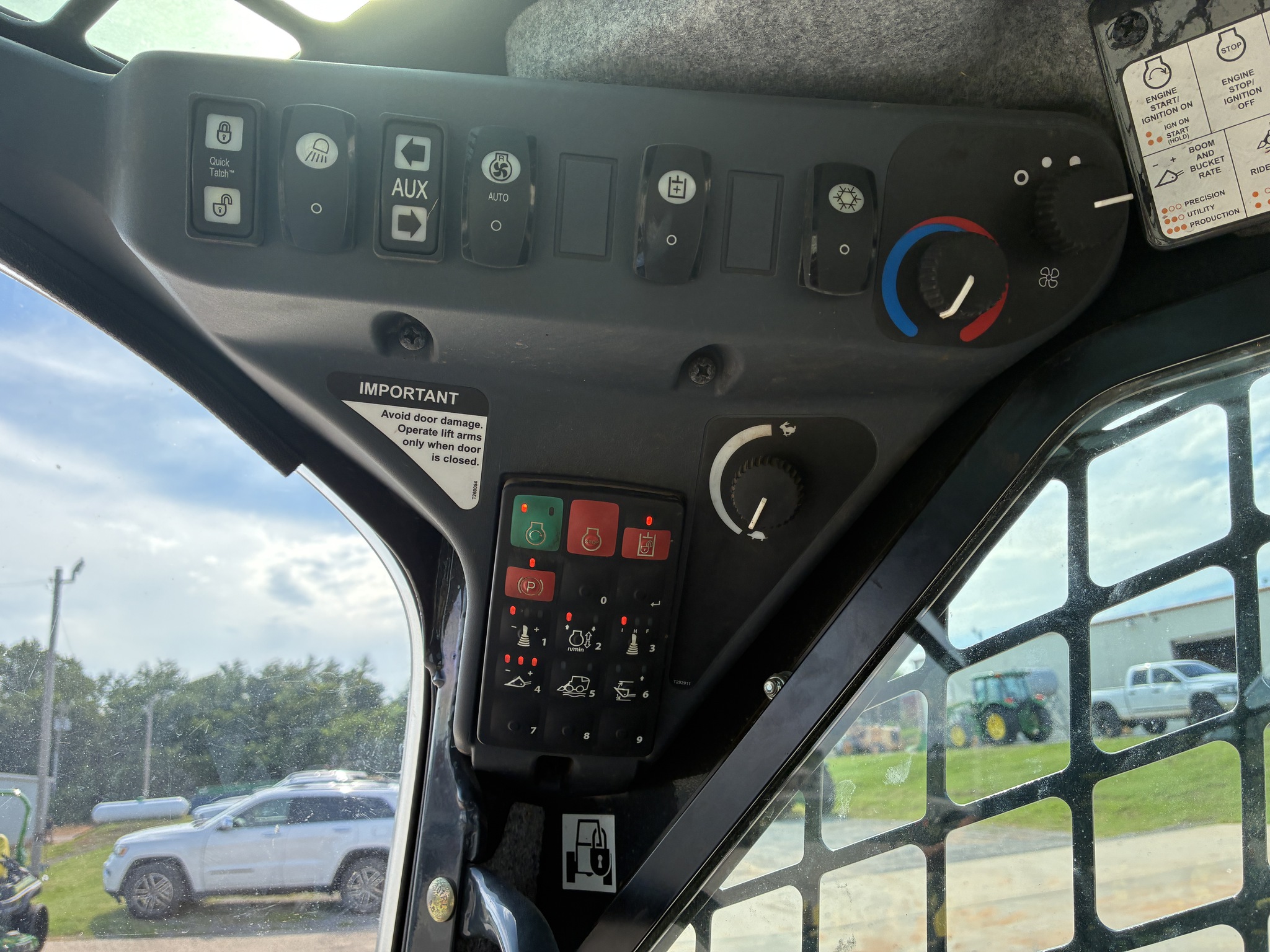 2019 John Deere 333G Image 28