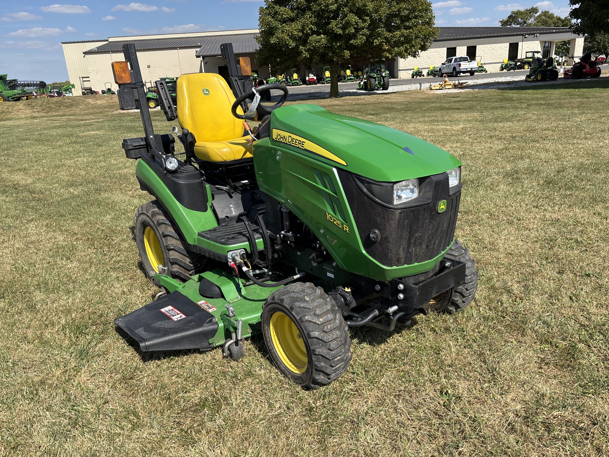 Used 2021 John Deere 1025R Compact Utility Tractors at Koenig Equipment in Urbana, OH - PhotoXL3