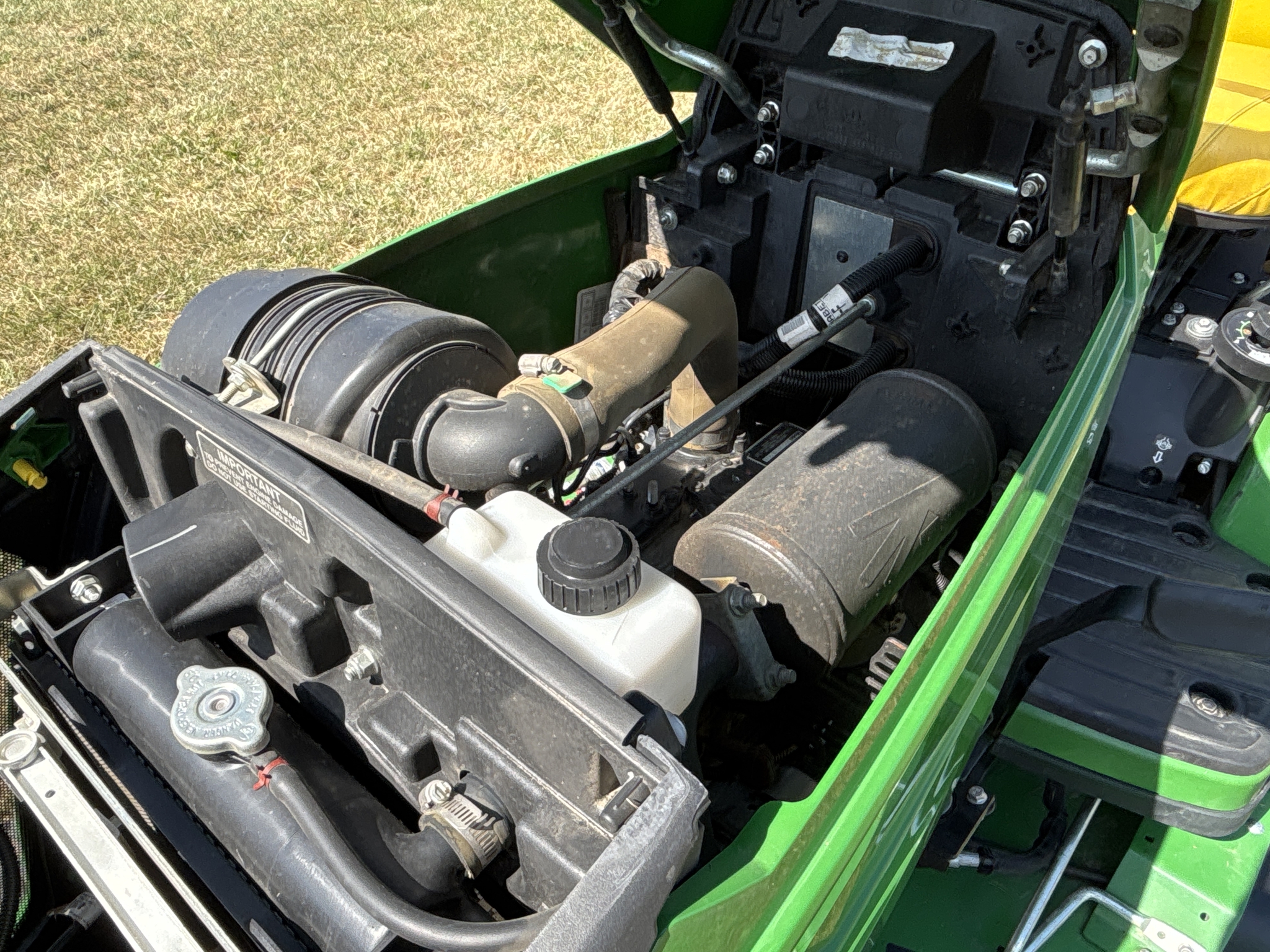 Used 2021 John Deere 1025R Compact Utility Tractors at Koenig Equipment in Urbana, OH - PhotoXL15