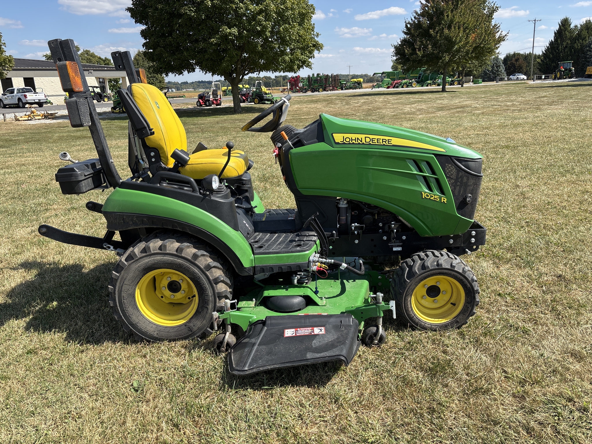 Used 2021 John Deere 1025R Compact Utility Tractors at Koenig Equipment in Urbana, OH - PhotoXL4