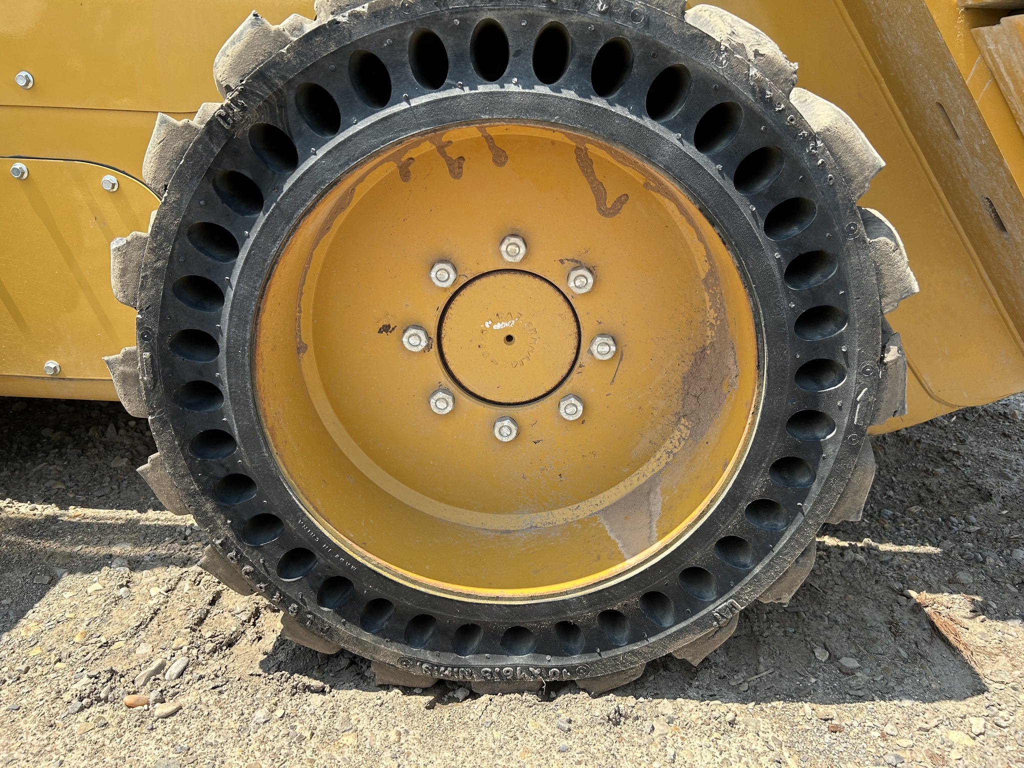2019 Caterpillar 242D Image 6