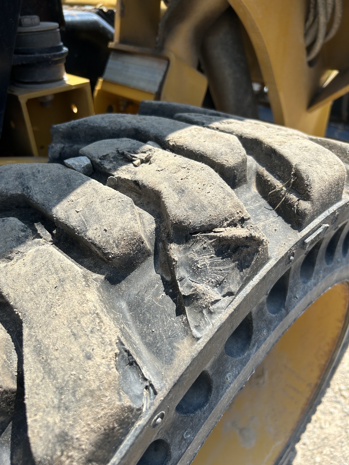 2019 Caterpillar 242D Image 7