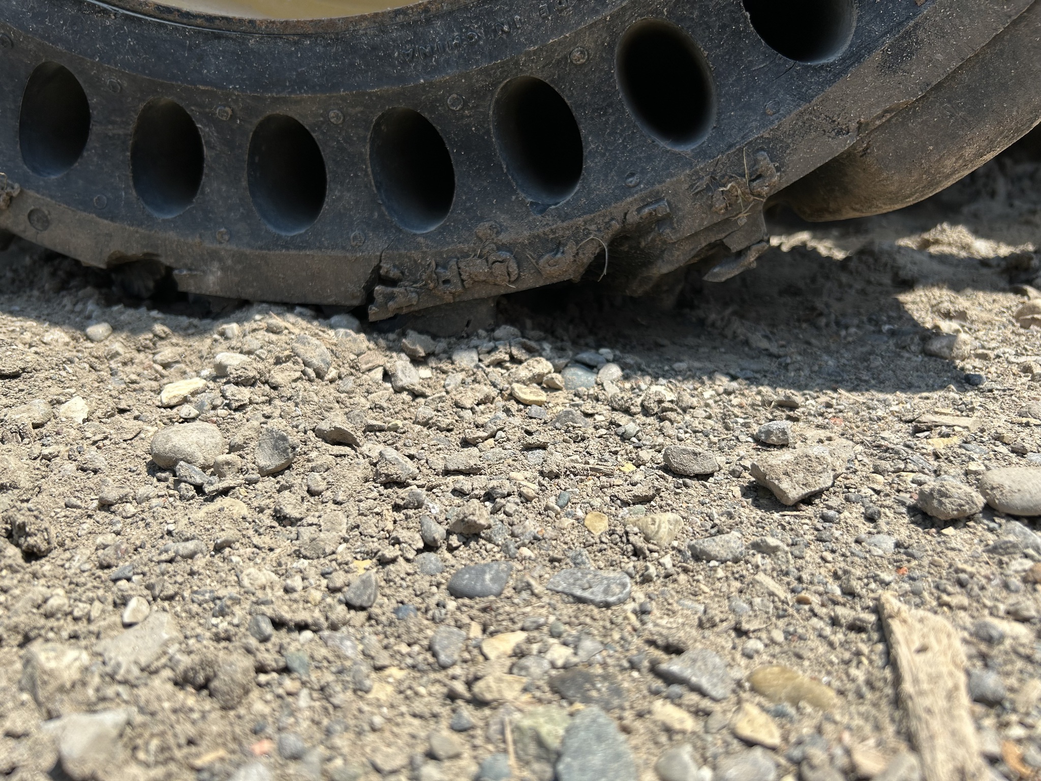 2019 Caterpillar 242D Image 9