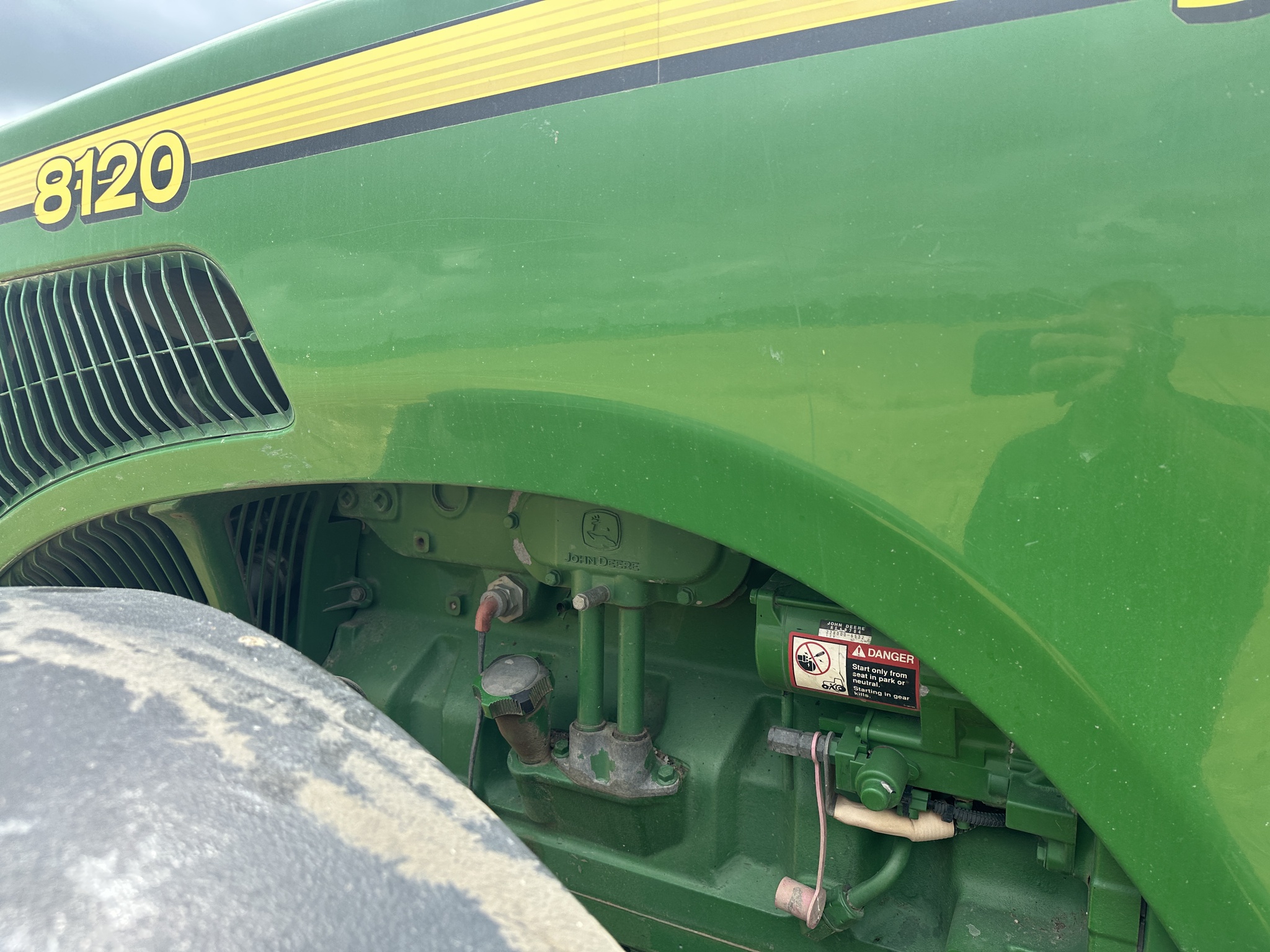 2003 John Deere 8120 Image 8