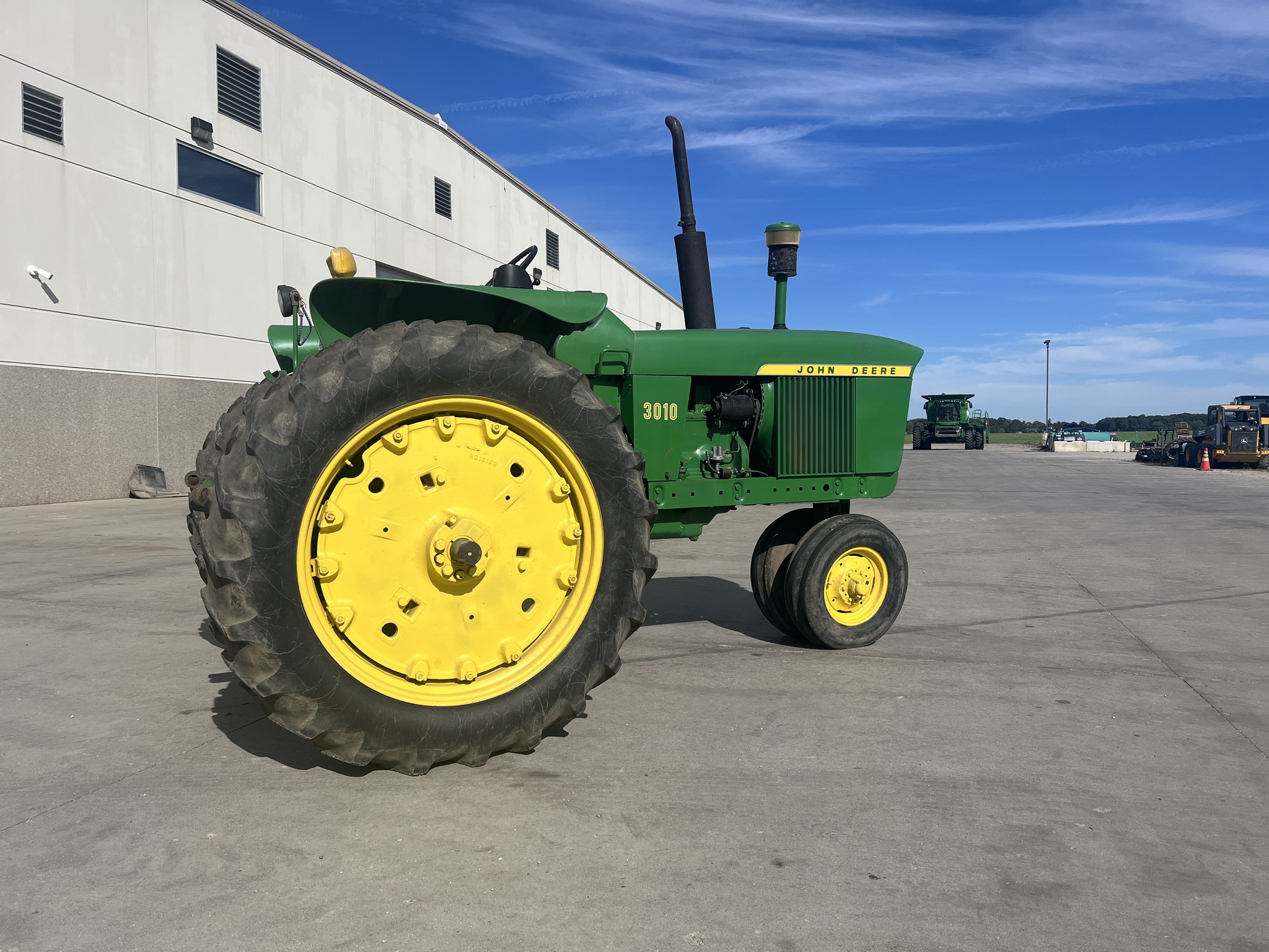 1963 John Deere 3010 Image 3