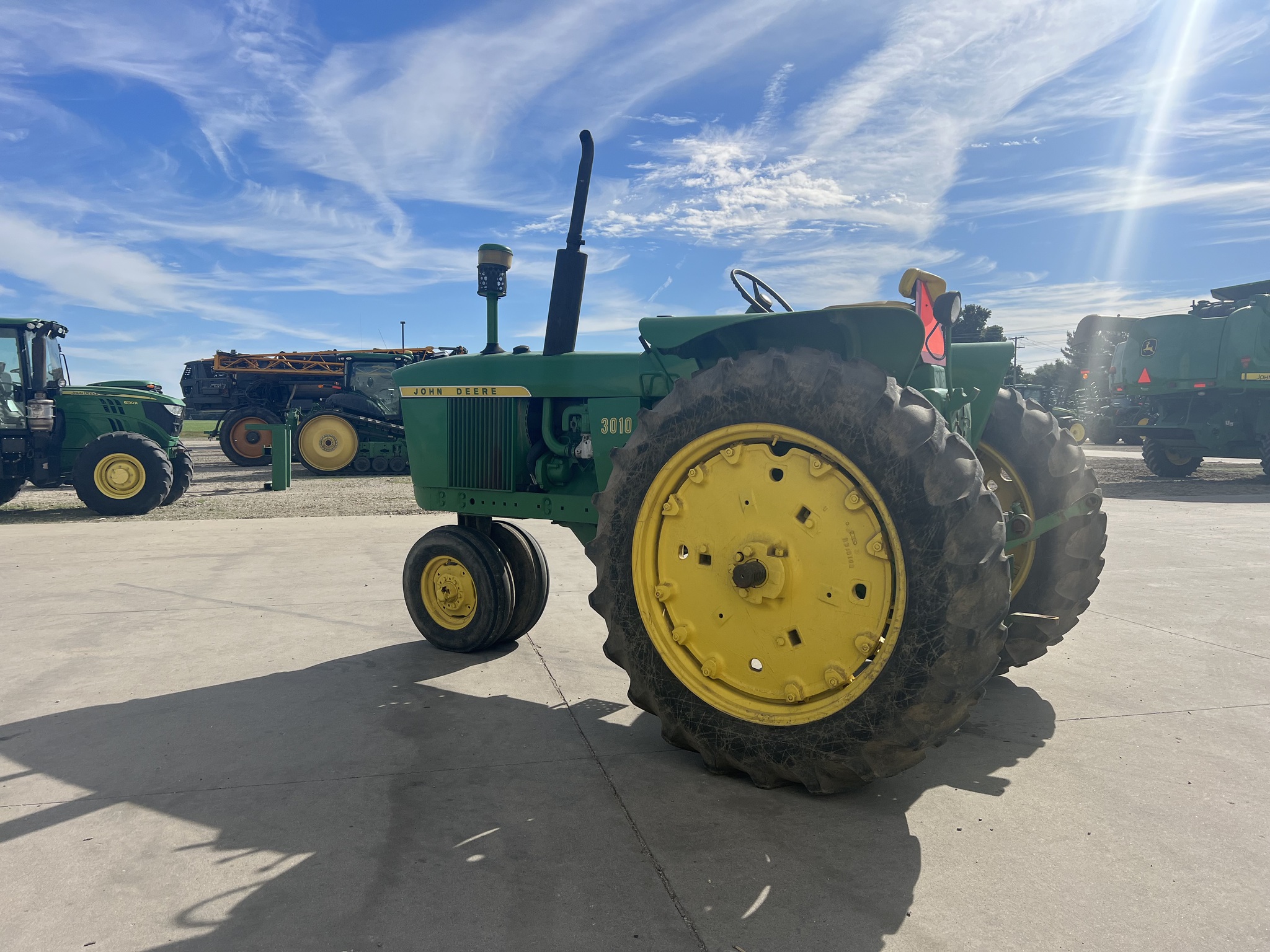 1963 John Deere 3010 Image 5