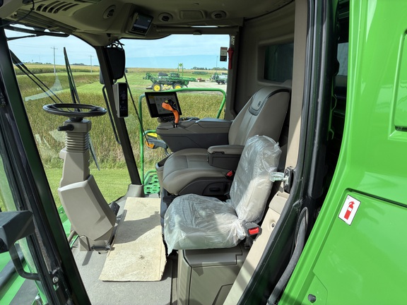 2024 John Deere X9 1100 - Photo34