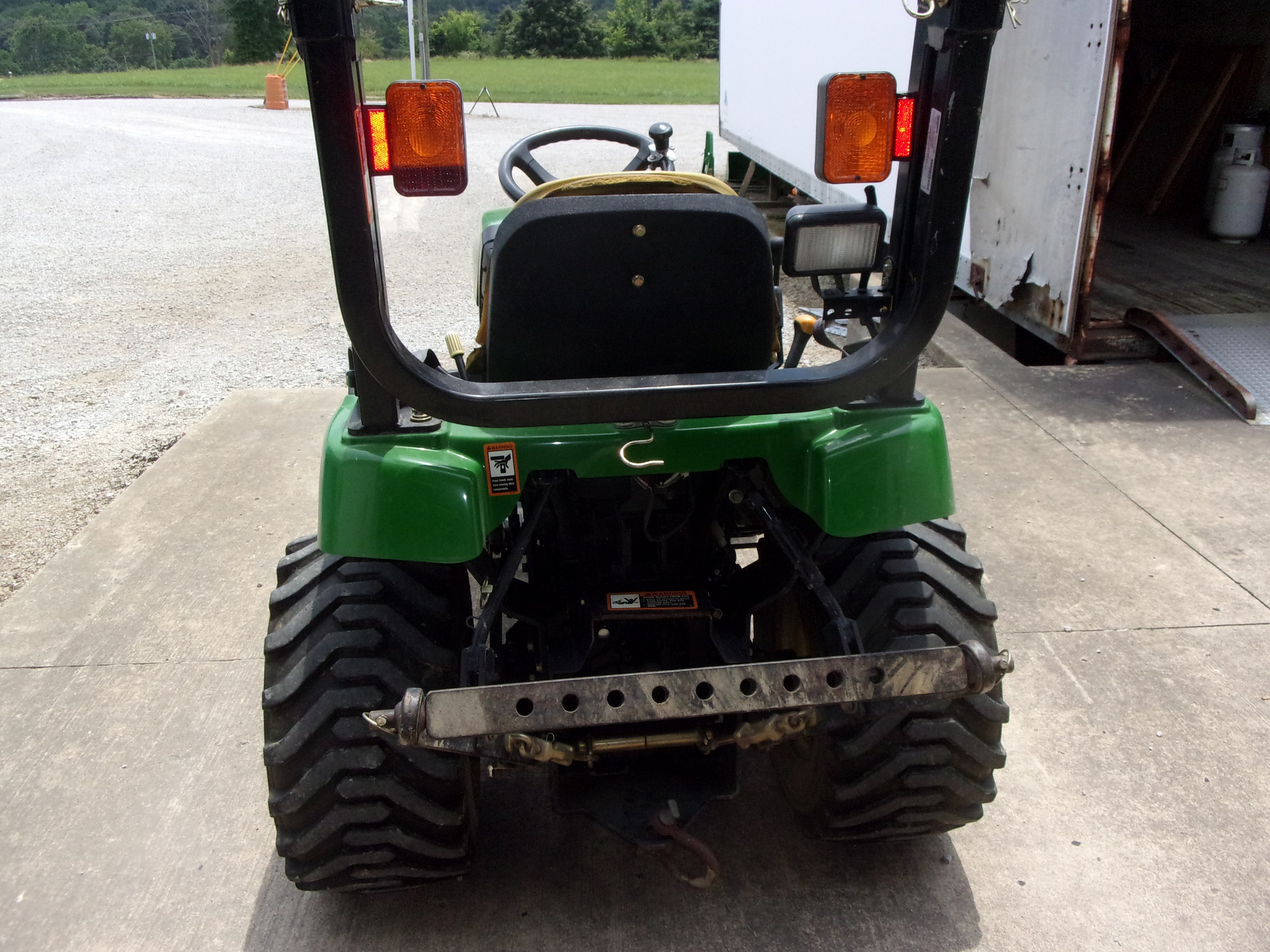 2004 John Deere 2210 Image 3