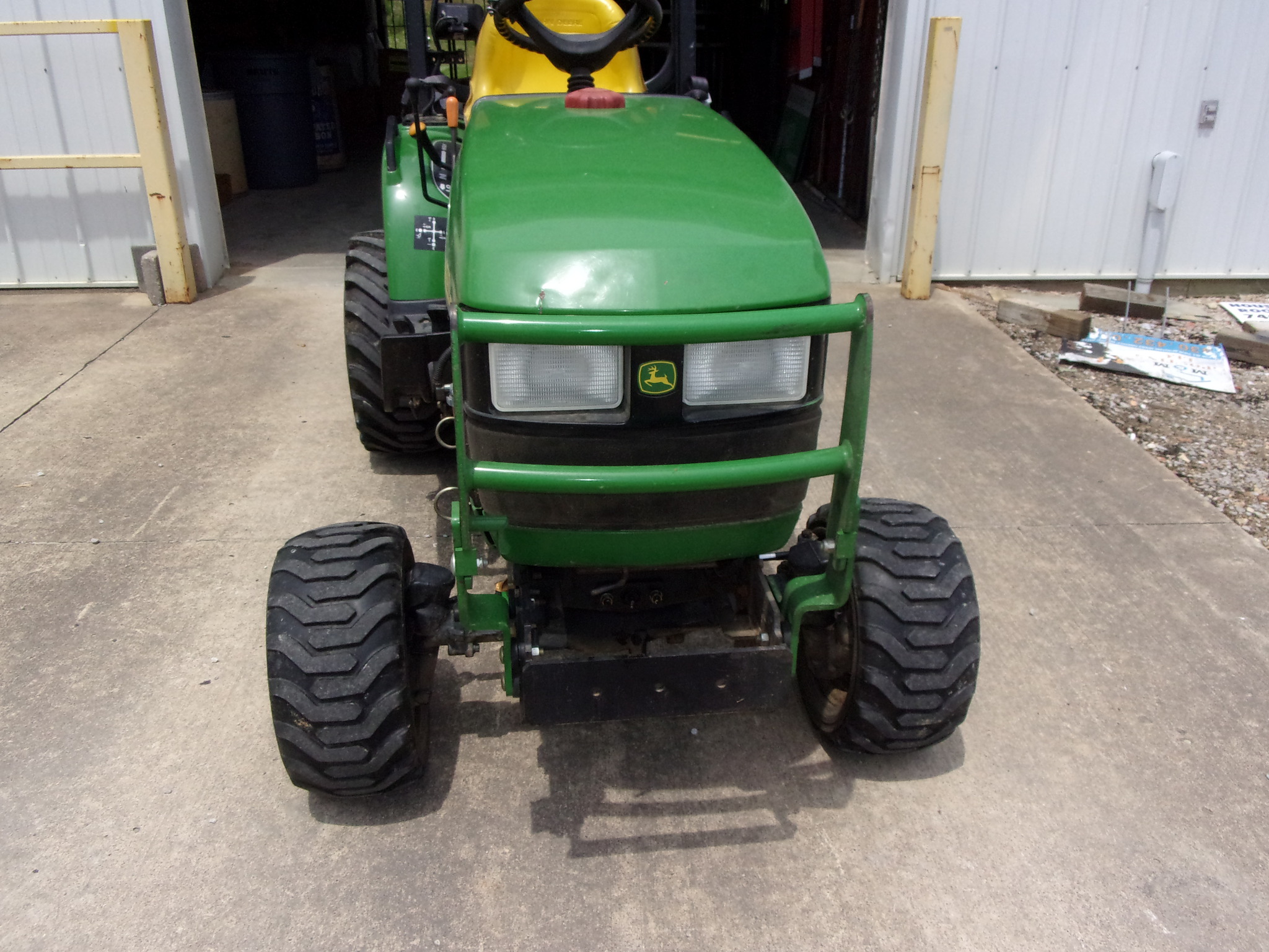 2004 John Deere 2210 Image 4