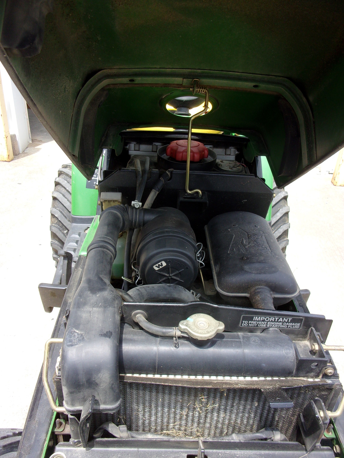 2004 John Deere 2210 Image 5