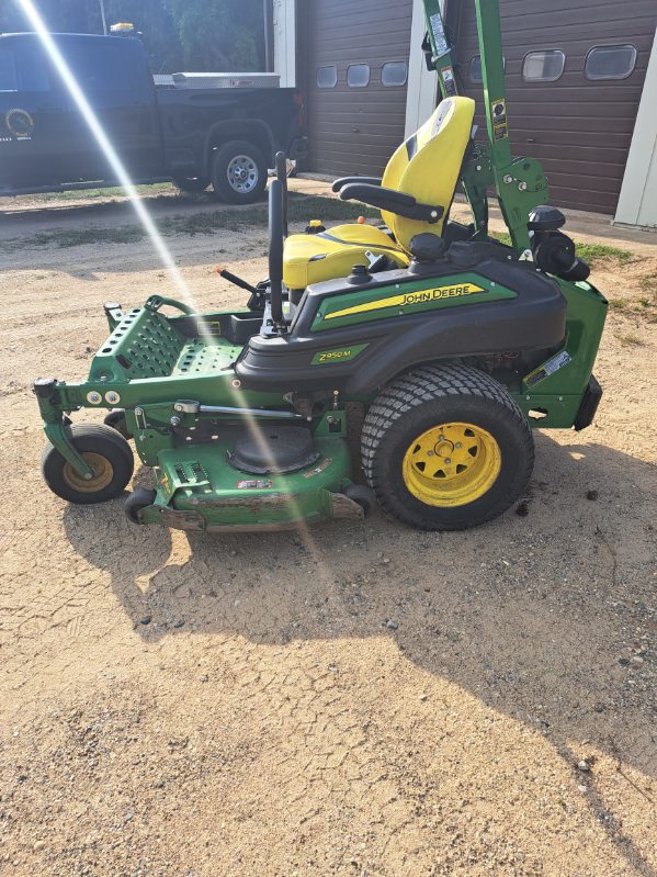 2021 John Deere Z950M Image 3