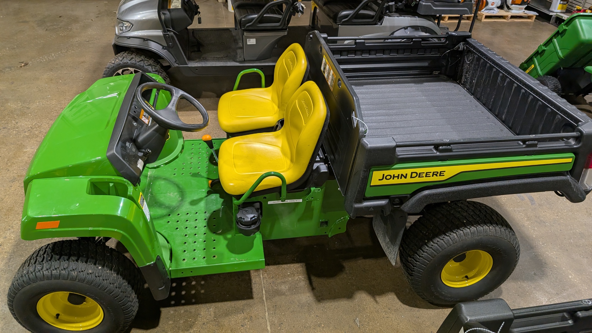 2024 John Deere TX 4X2