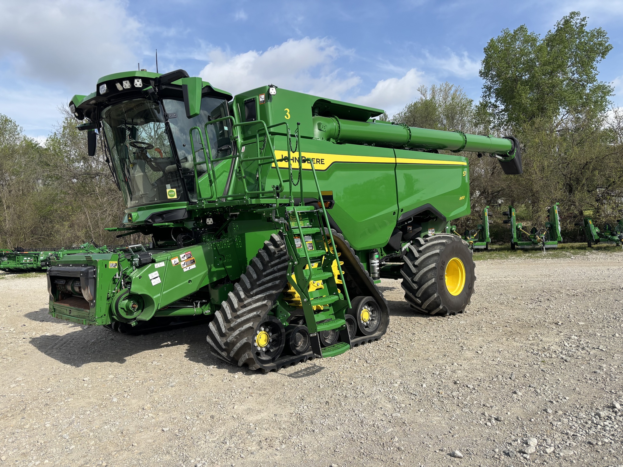  2025 John Deere S7 800 at Heritage Tractor in Atchison, KS