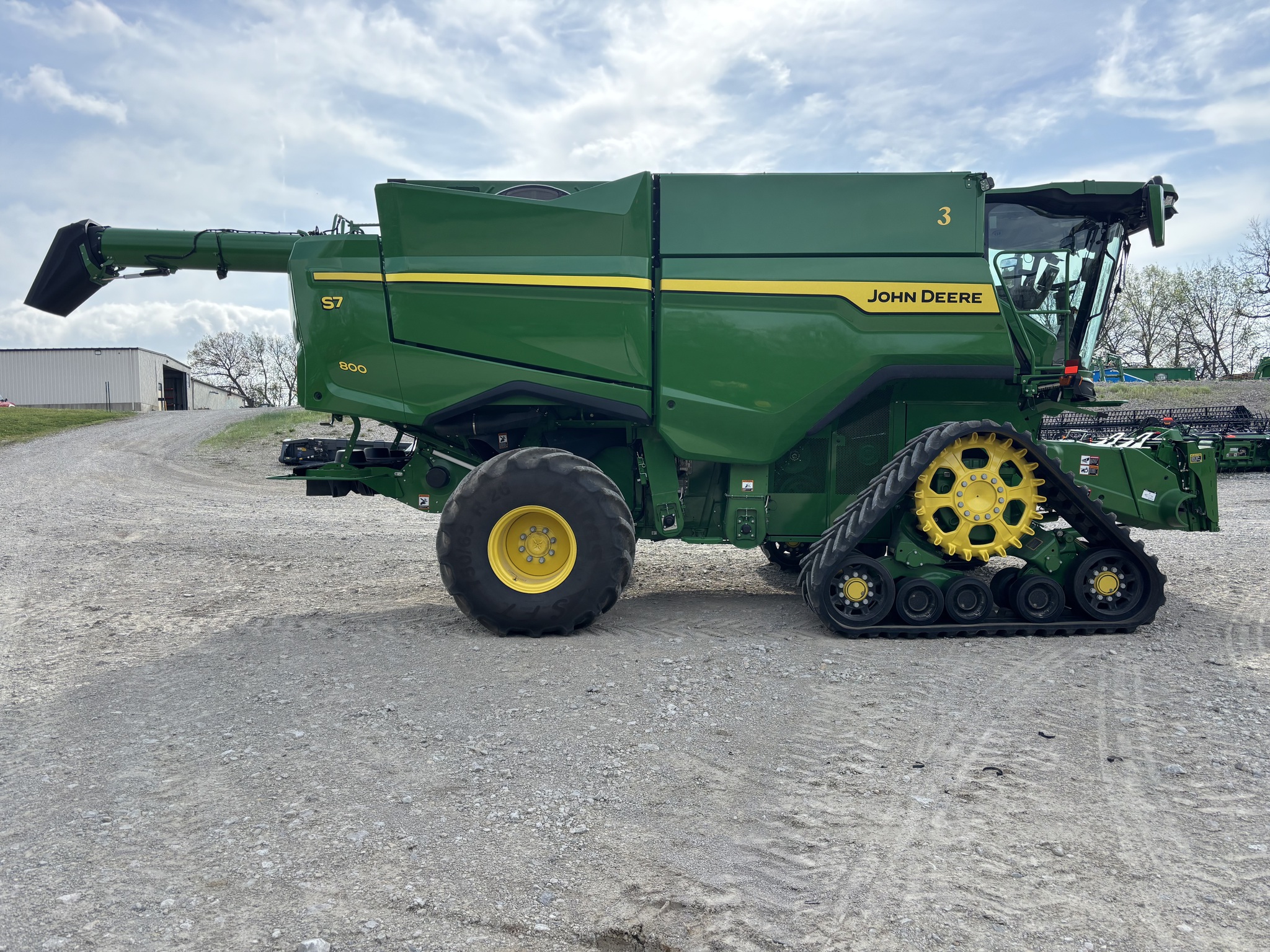  2025 John Deere S7 800 at Heritage Tractor in Atchison, KS