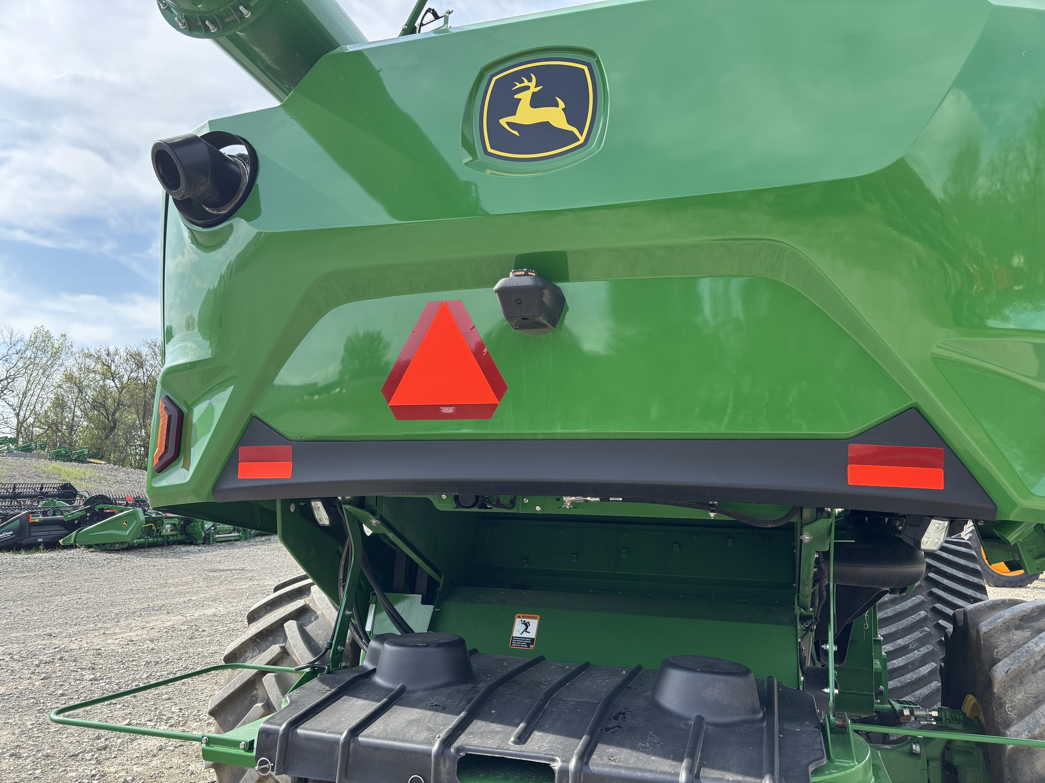  2025 John Deere S7 800 at Heritage Tractor in Atchison, KS