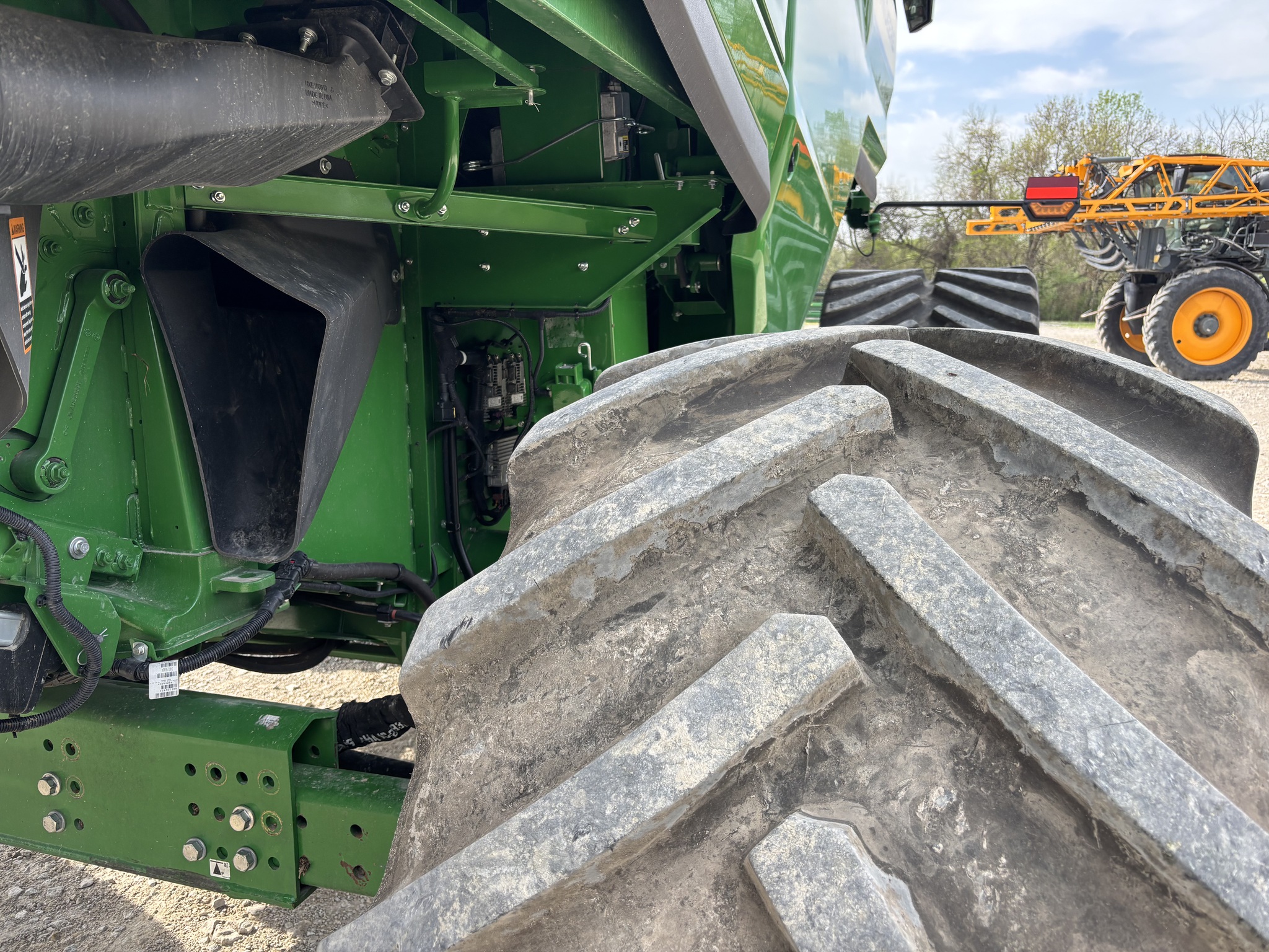  2025 John Deere S7 800 at Heritage Tractor in Atchison, KS