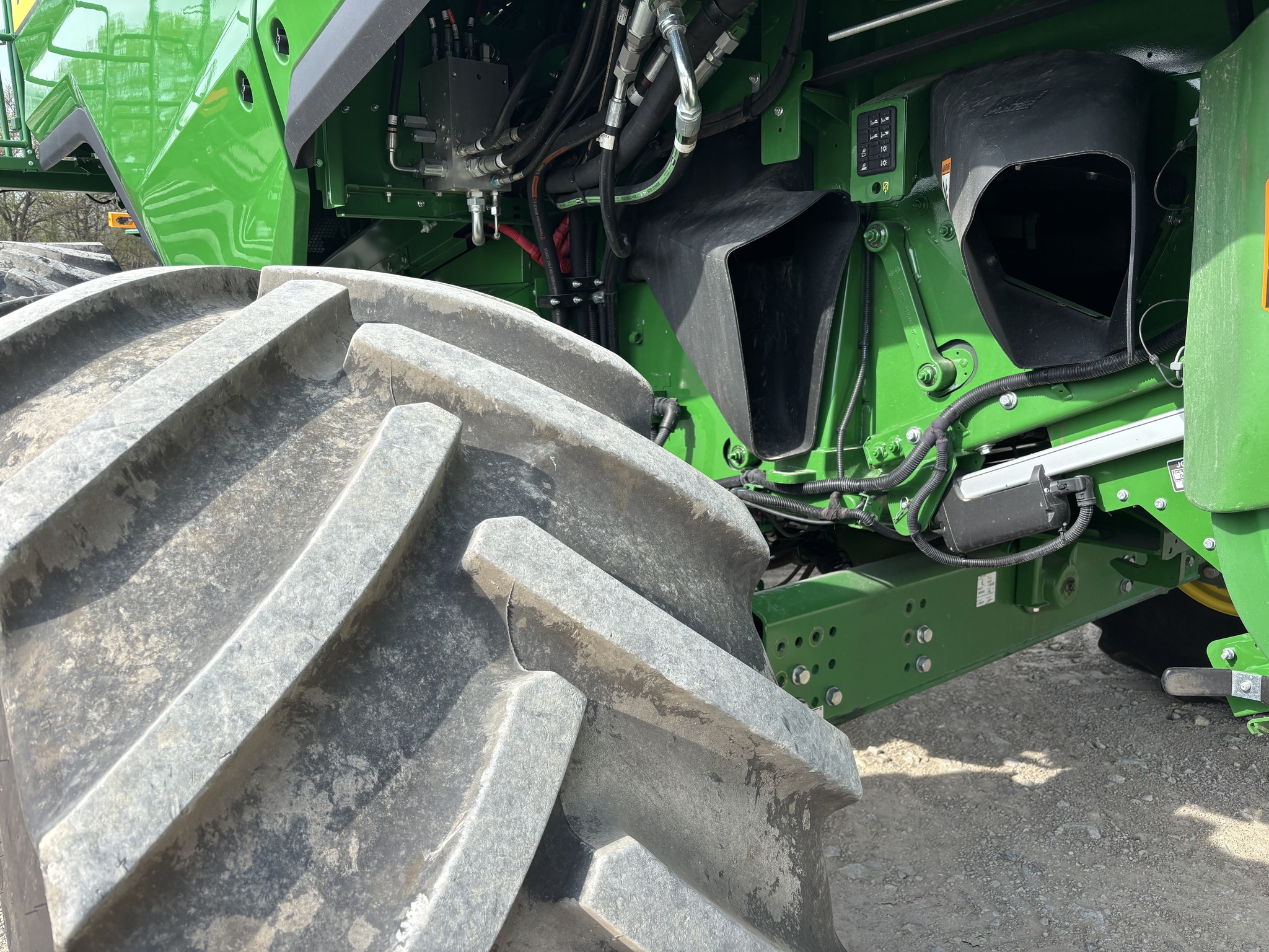  2025 John Deere S7 800 at Heritage Tractor in Atchison, KS