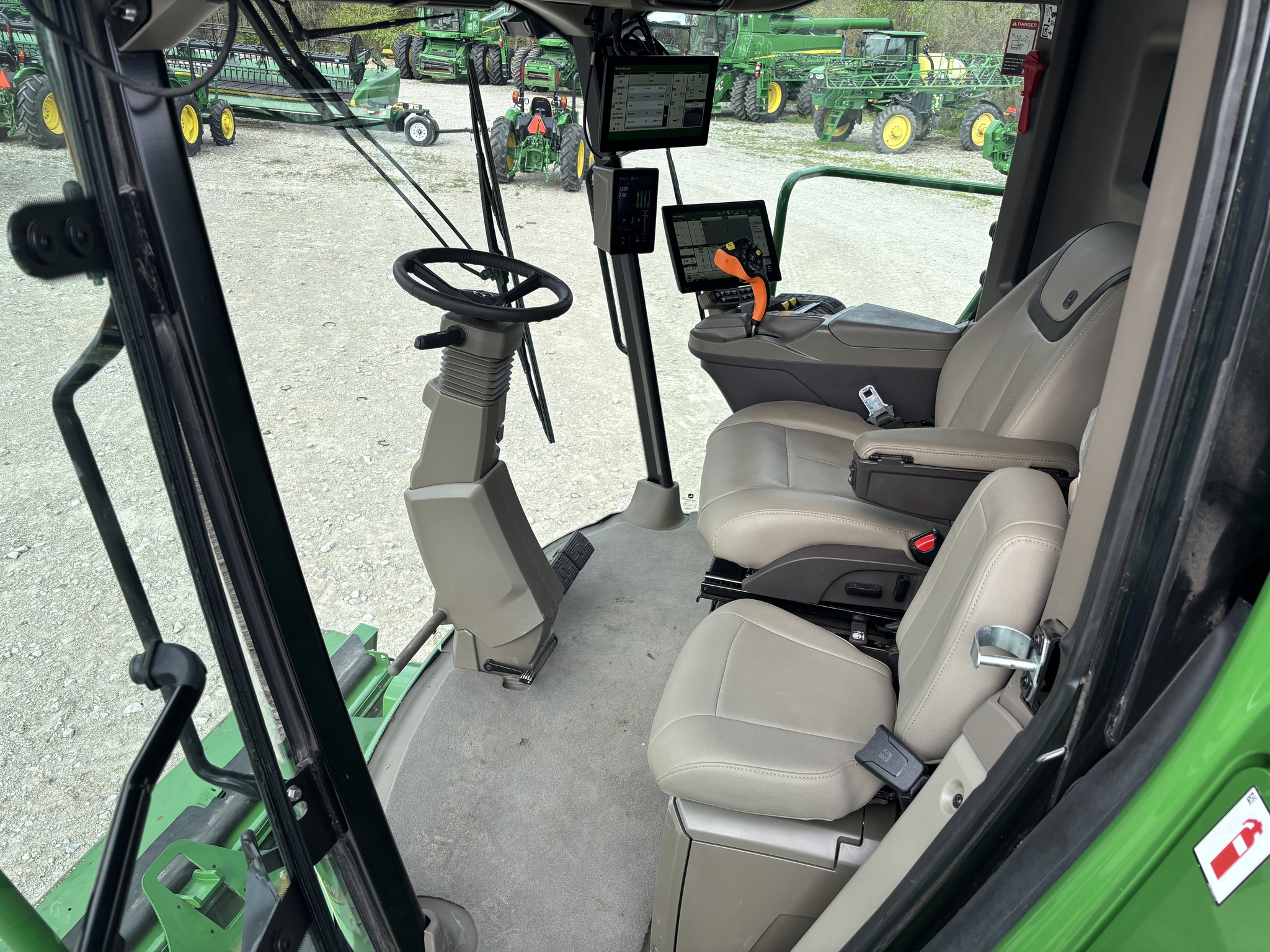  2025 John Deere S7 800 at Heritage Tractor in Atchison, KS