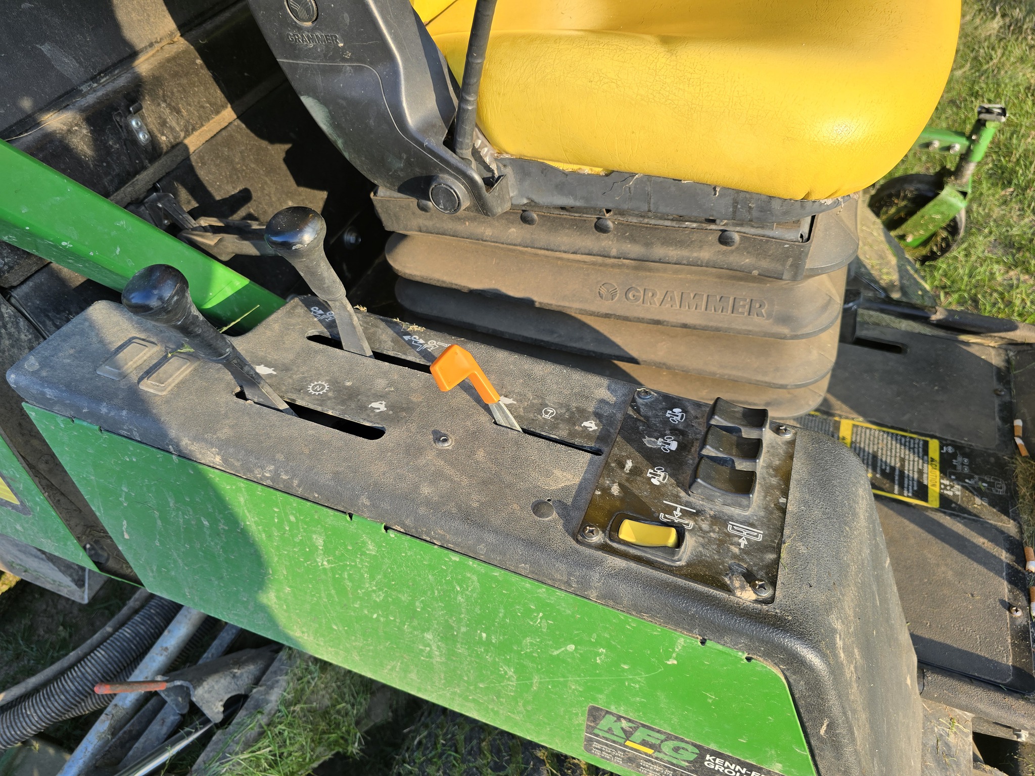 2018 John Deere 1600 Series III Image 16