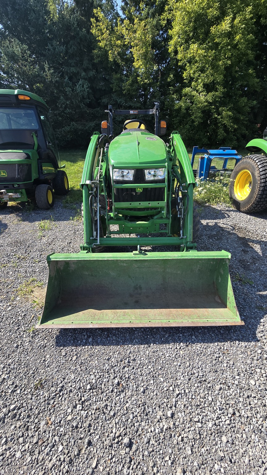 2014 John Deere 3039R Image 1