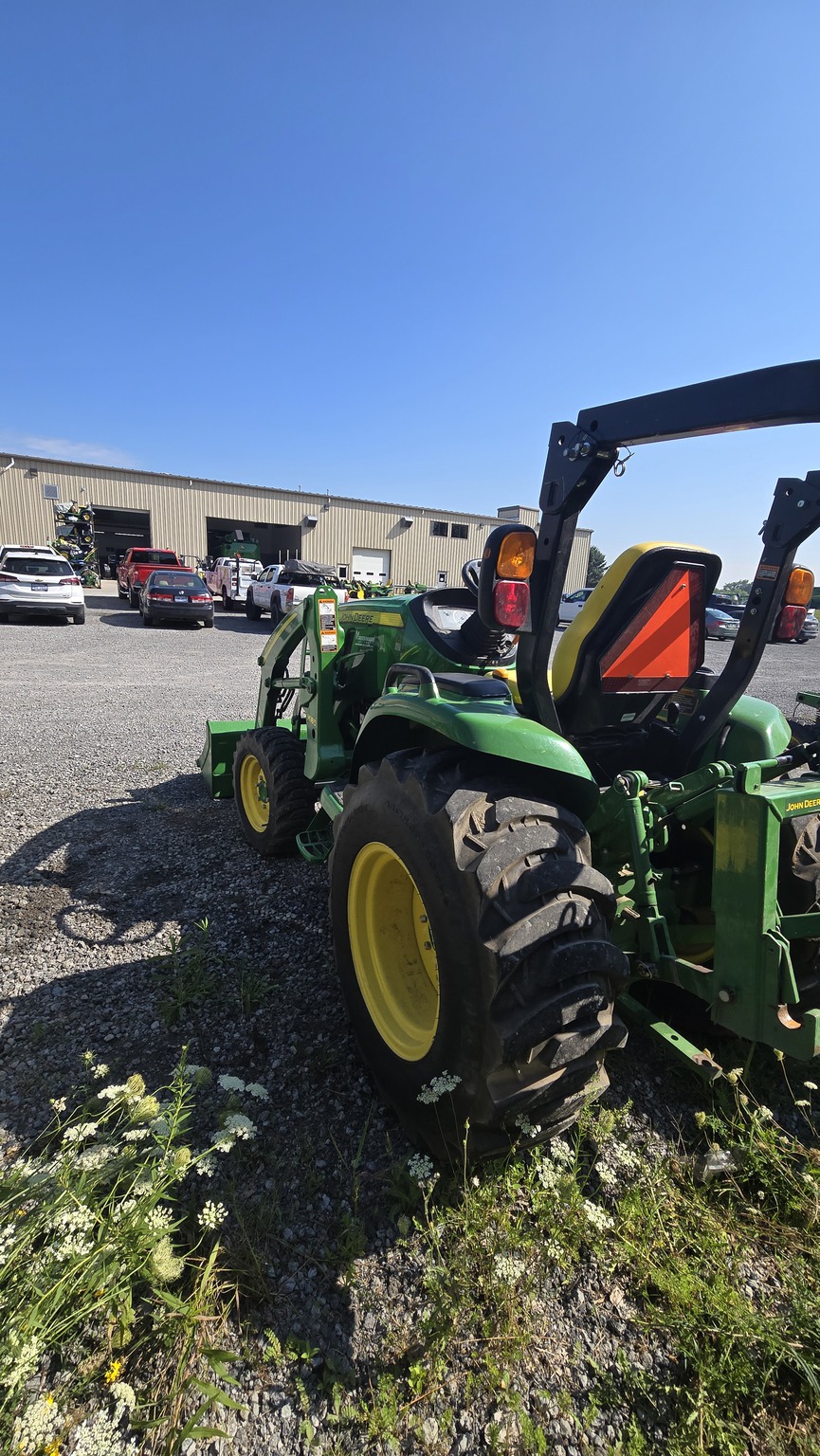 2014 John Deere 3039R Image 6
