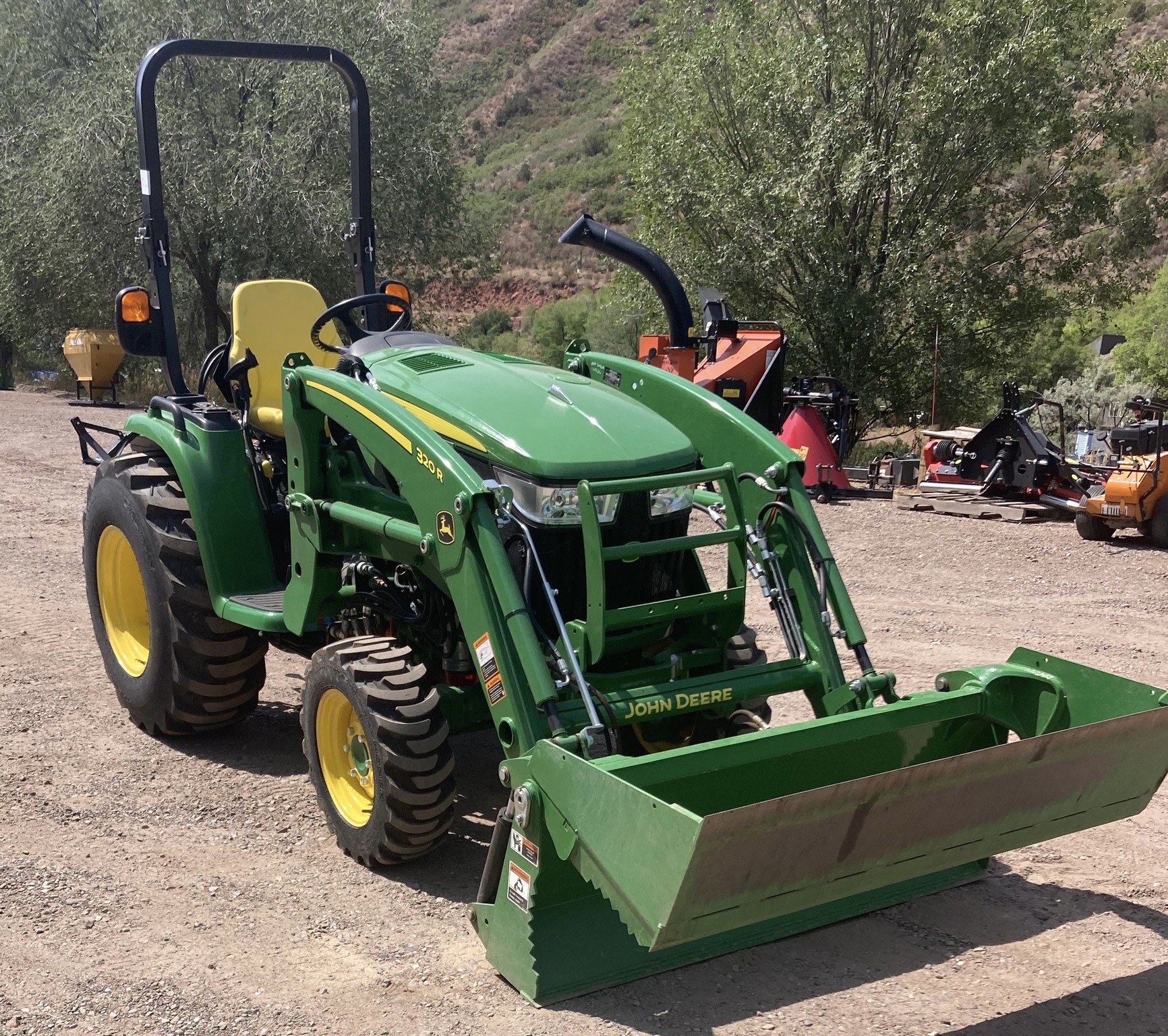 2023 John Deere 3039R Image 1