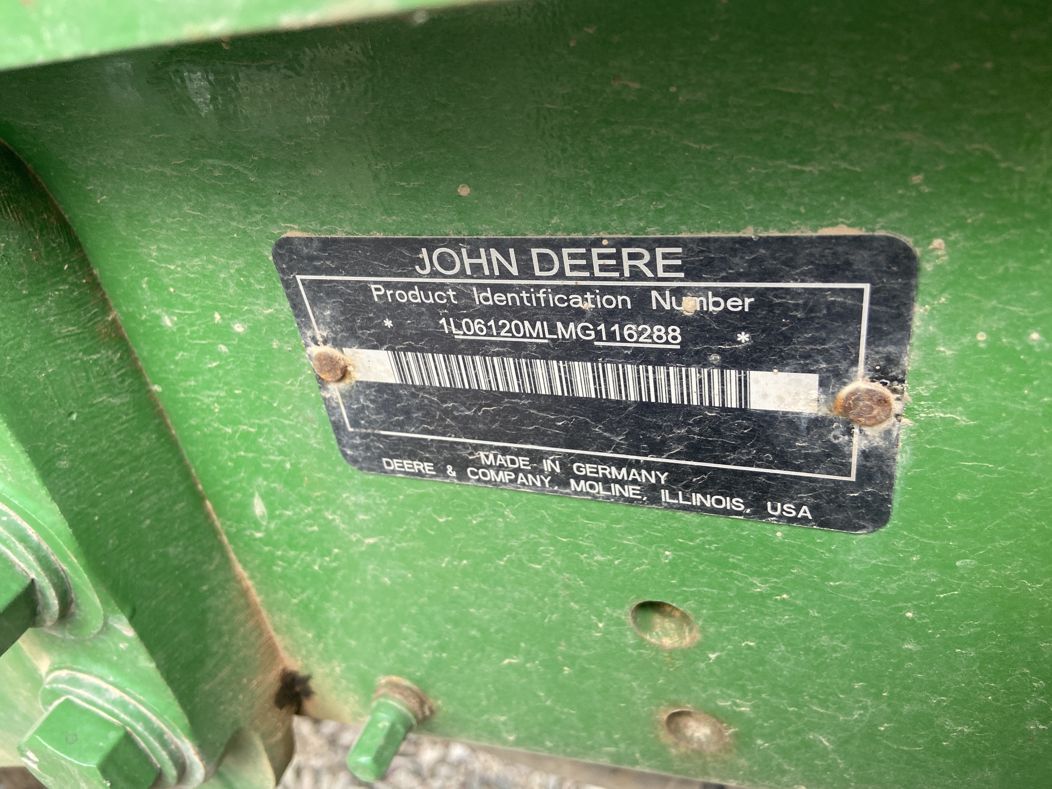 2021 John Deere 6120M Image 2