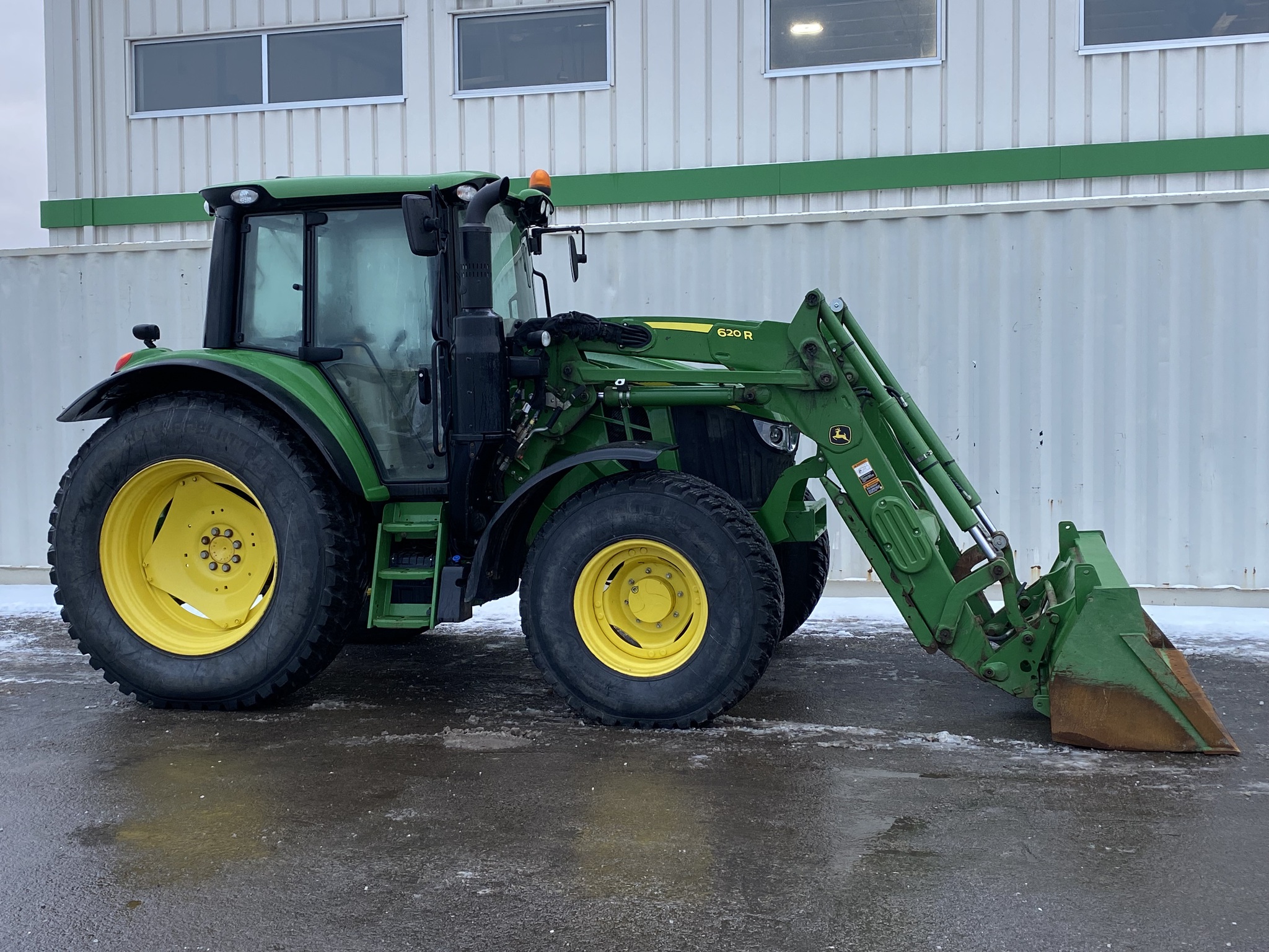 2021 John Deere 6120M Image 3