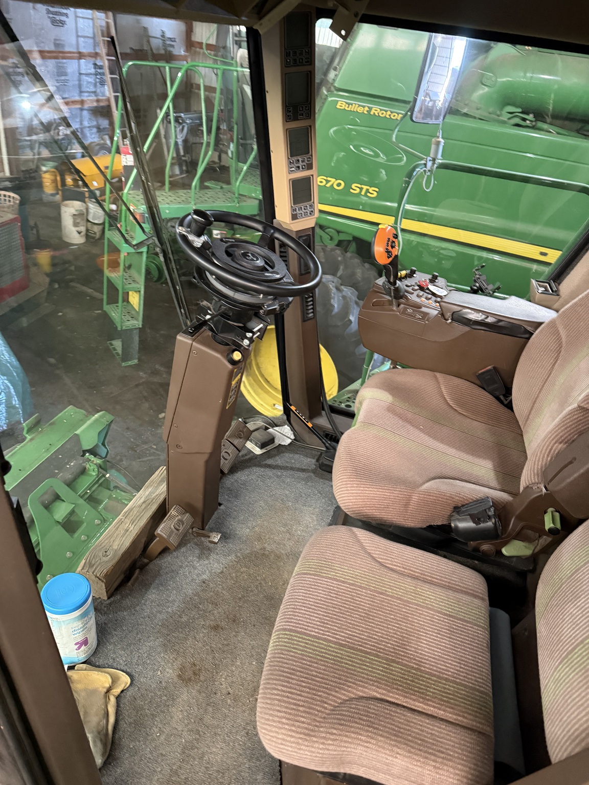 2007 John Deere 9560 STS Image 4