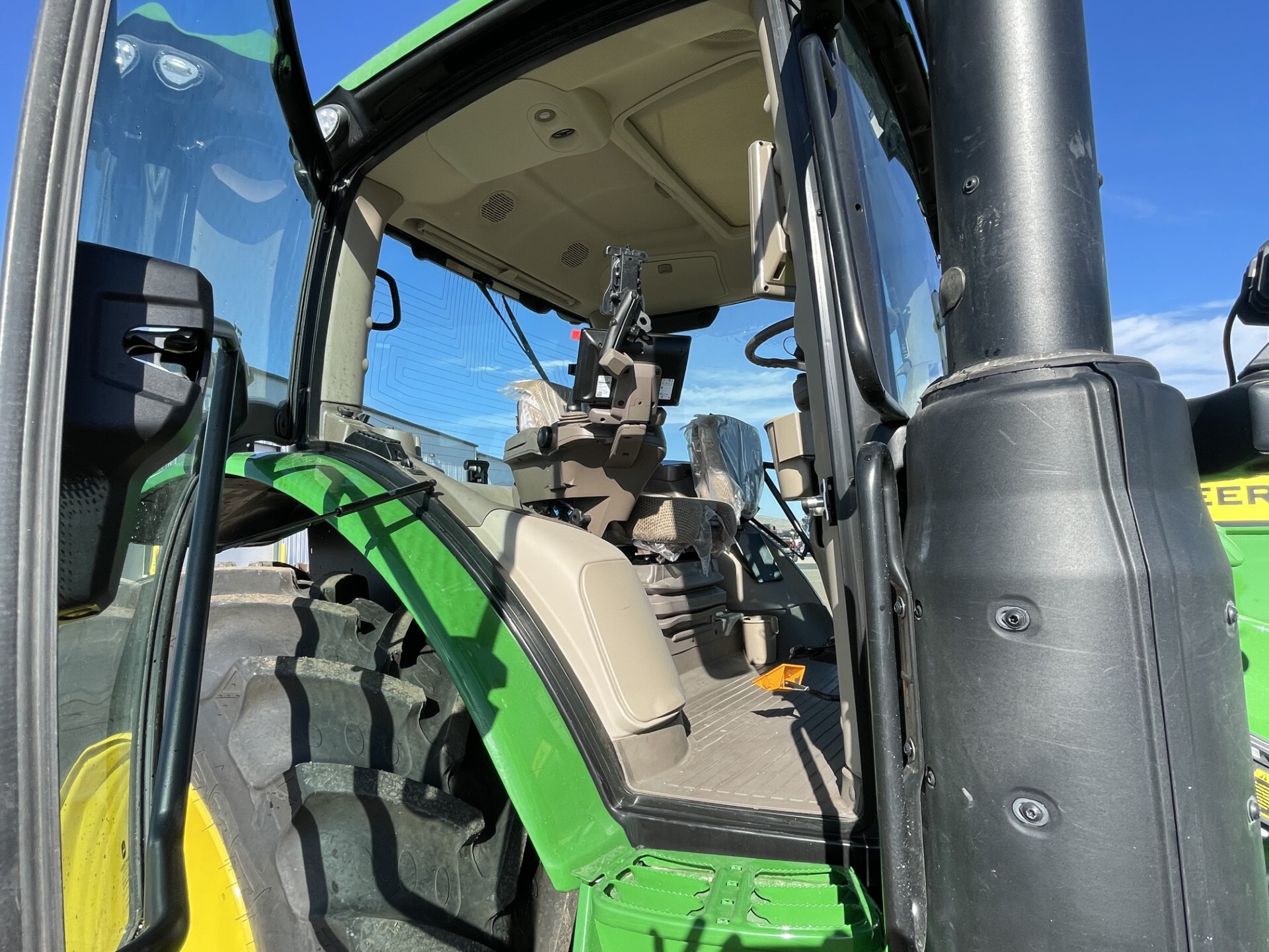 2025 John Deere 6R 120 Image 27