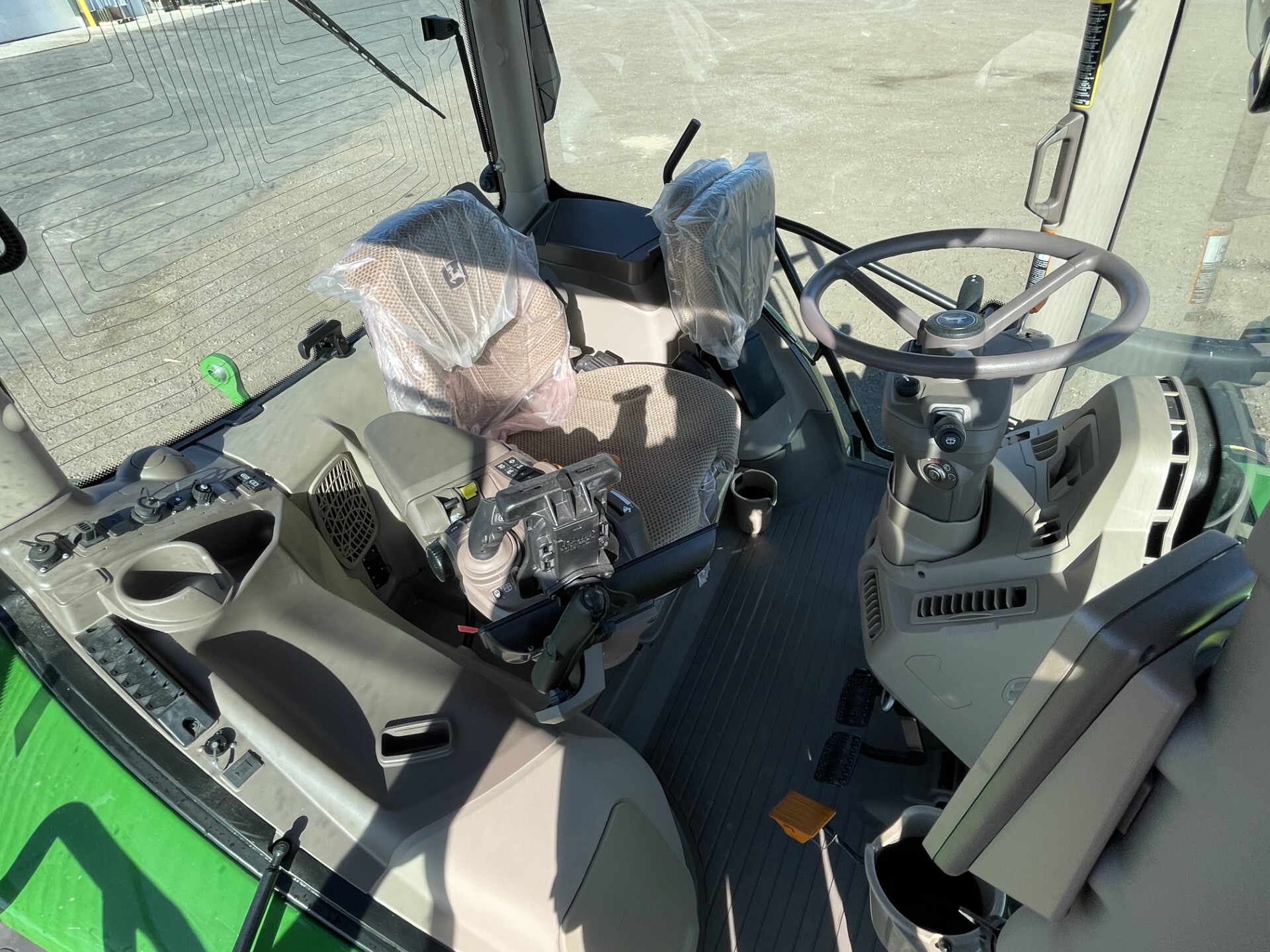 2025 John Deere 6R 120 Image 28