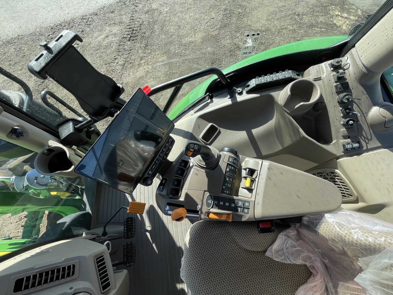 2025 John Deere 6R 120 Image 25