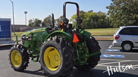 Photo of 2024 John Deere 5067E