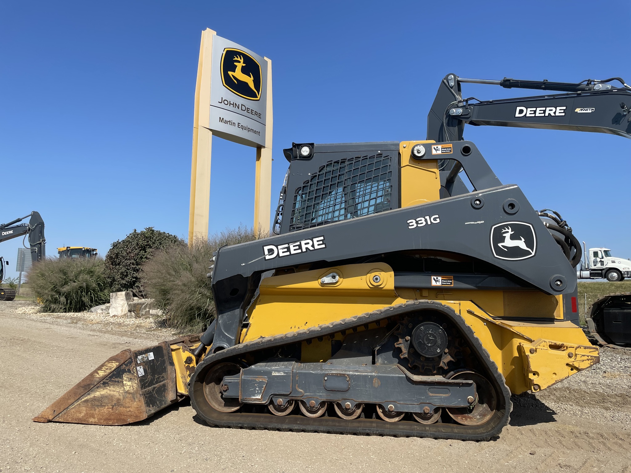 2022 John Deere 331G Image 2