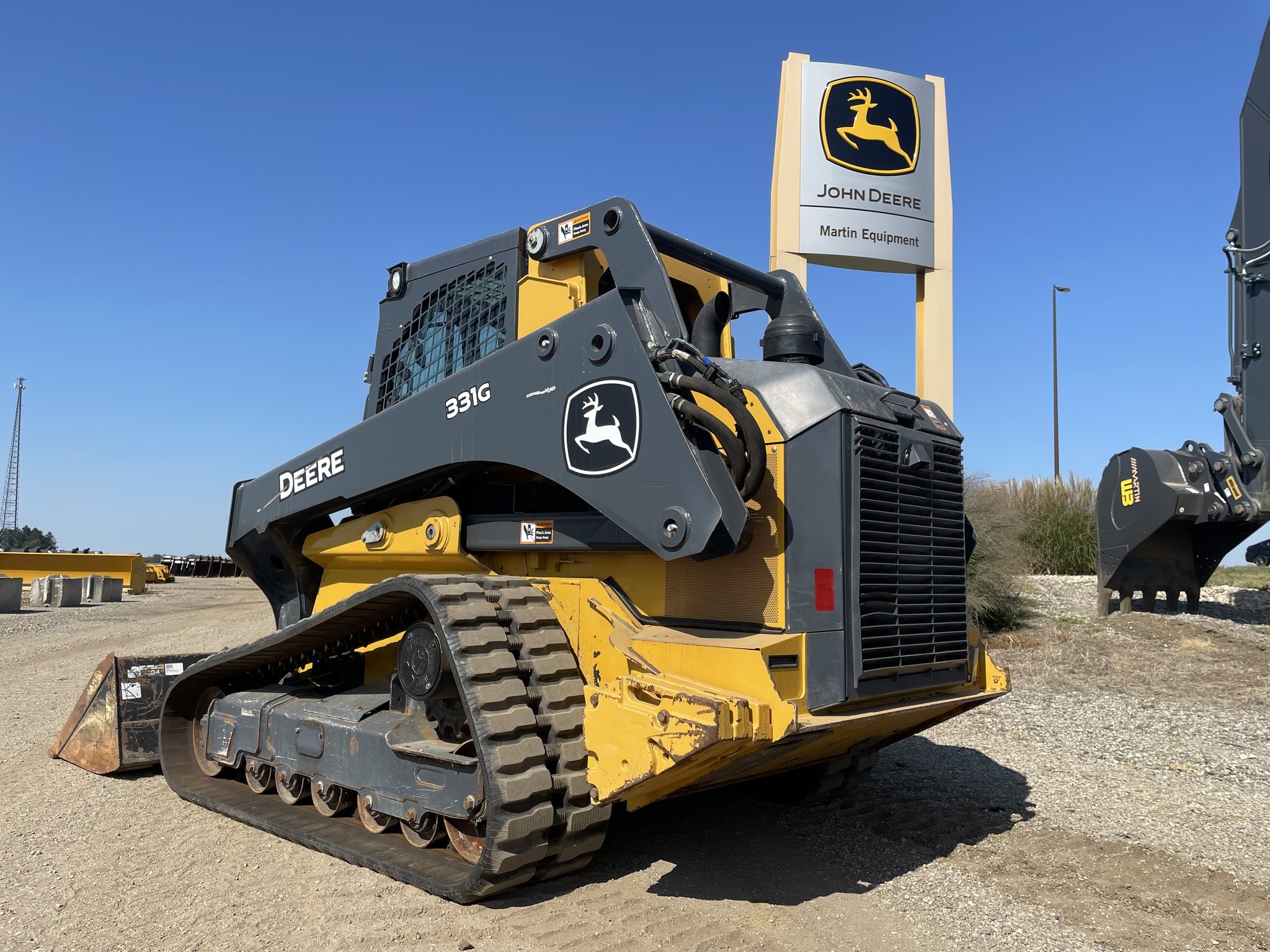 2022 John Deere 331G Image 4