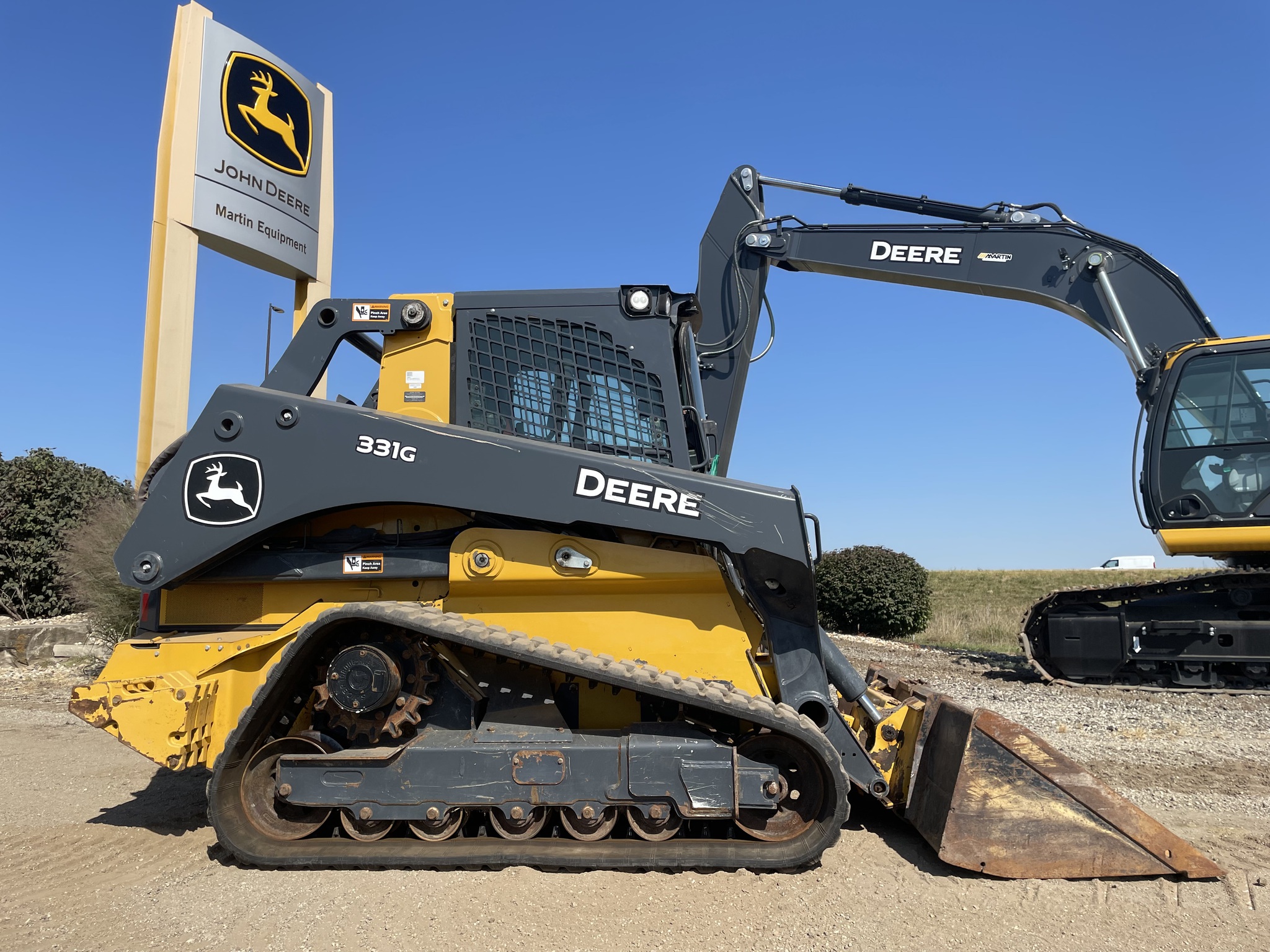 2022 John Deere 331G Image 3