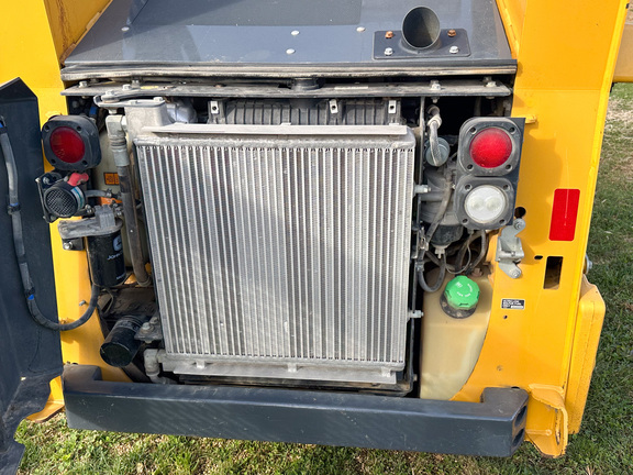 2023 John-Deere 317G