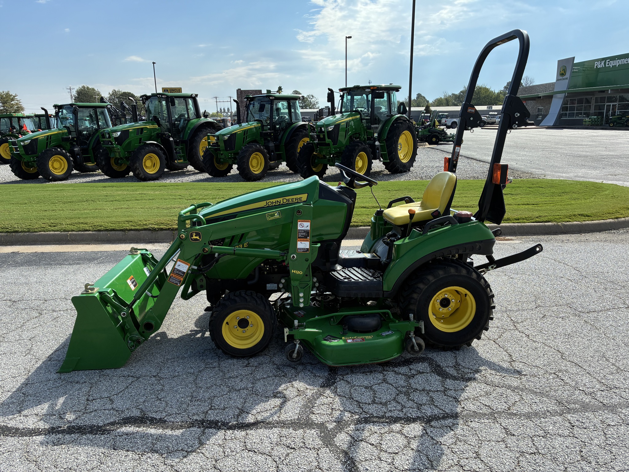 2012 John Deere 1023E Image 1