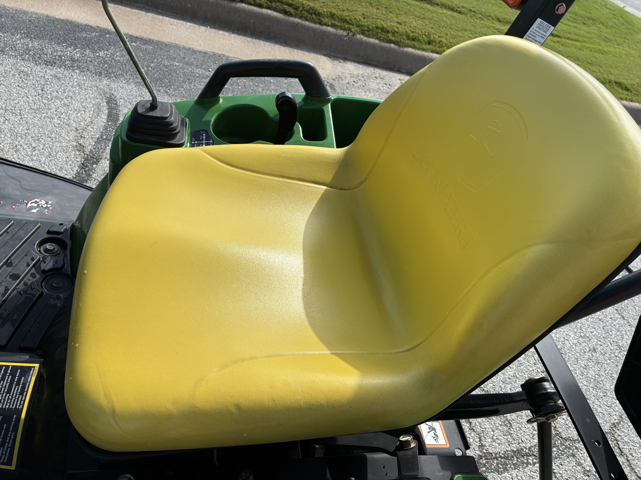 2012 John Deere 1023E Image 13