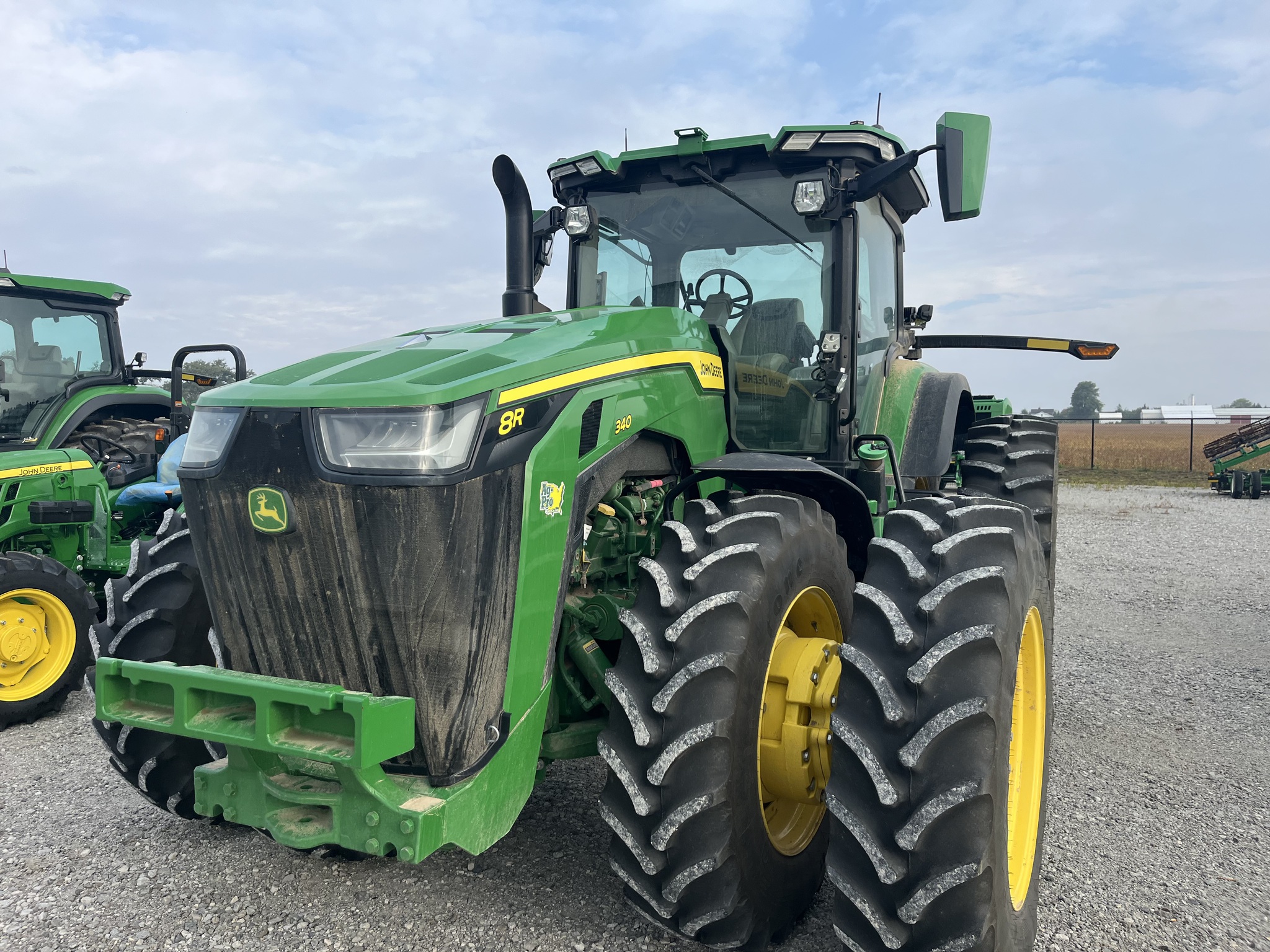 2023 John Deere 8R 340 Image 2
