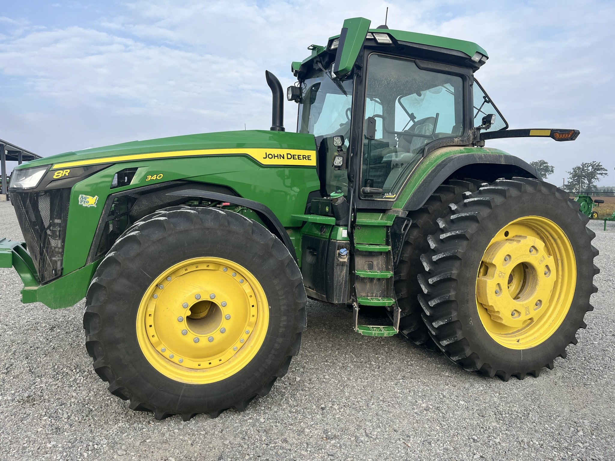 2023 John Deere 8R 340 Image 3
