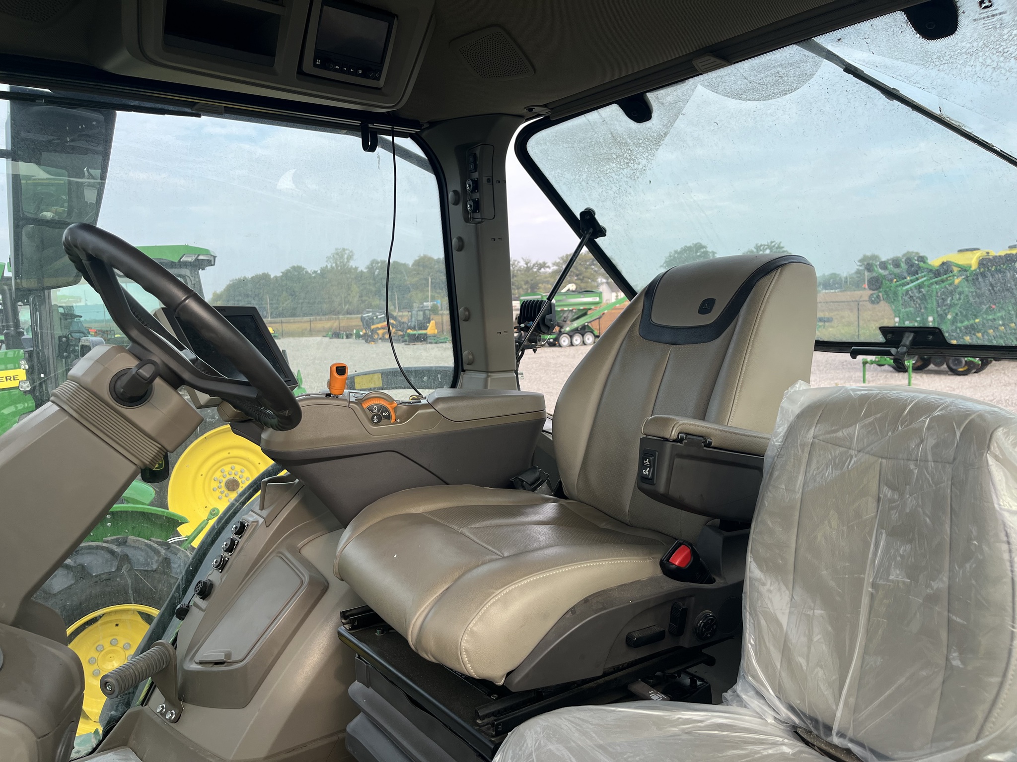 2023 John Deere 8R 340 Image 7