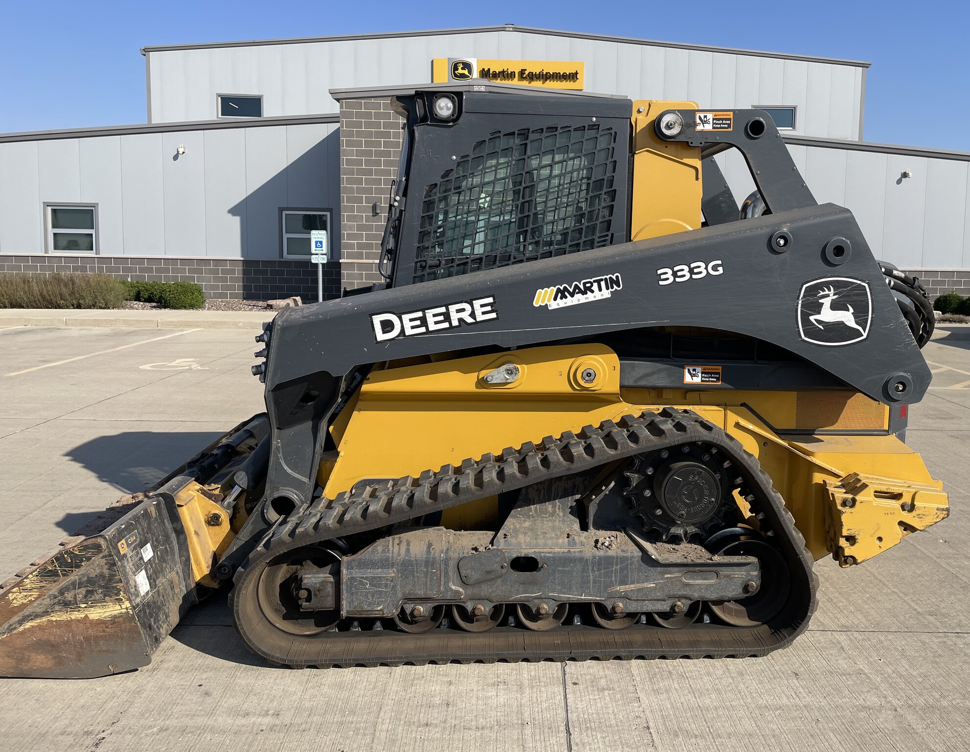 2023 John Deere 333G Image 2